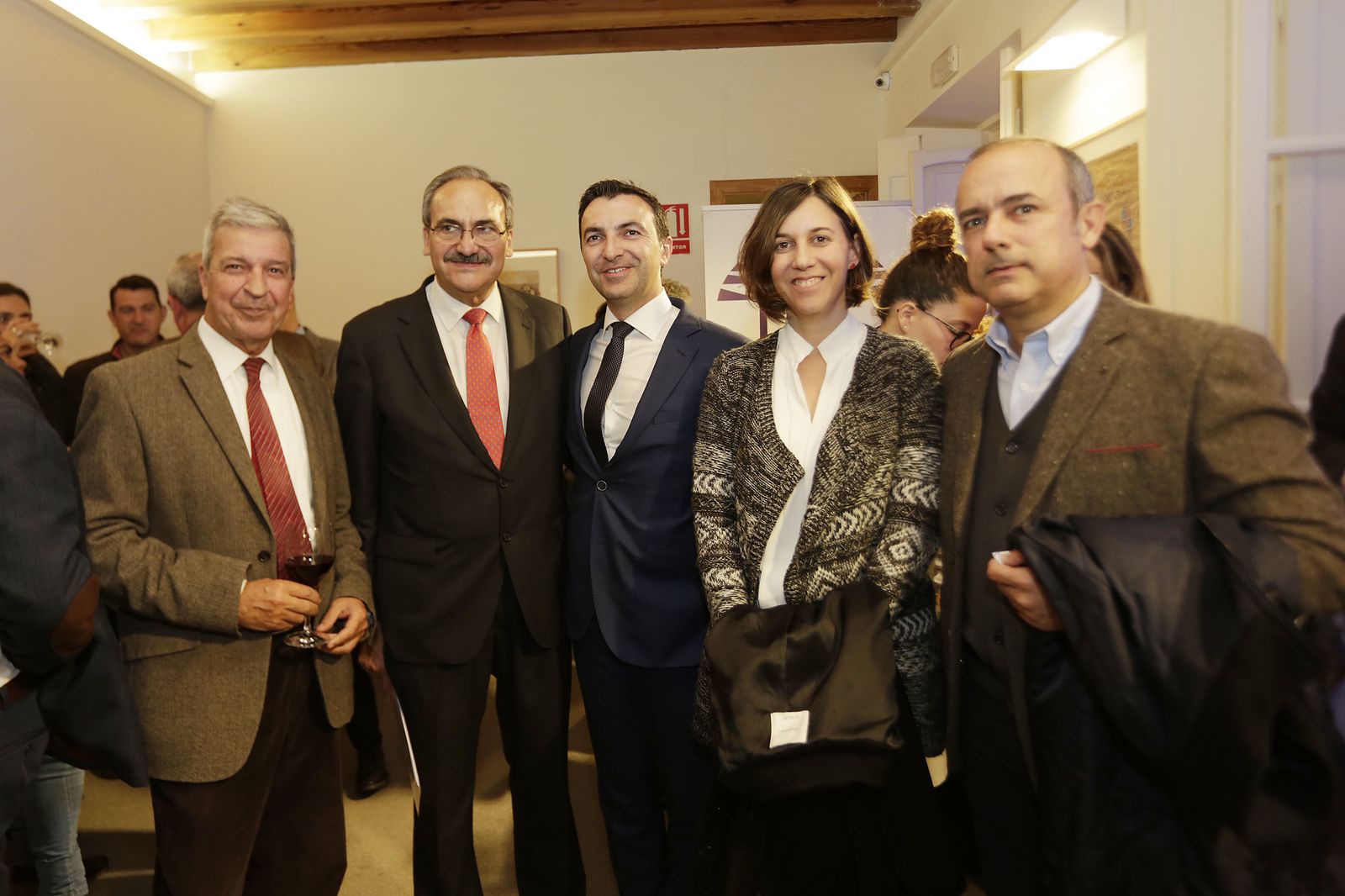 Prudencio Escamilla en compañía de Antonio Rueda, director de la planta de Airbús en Puerto Real, Libertad Paloma, responsable de prensa de la compañía, y Javier Becerra, también perteneciente a Airbús.