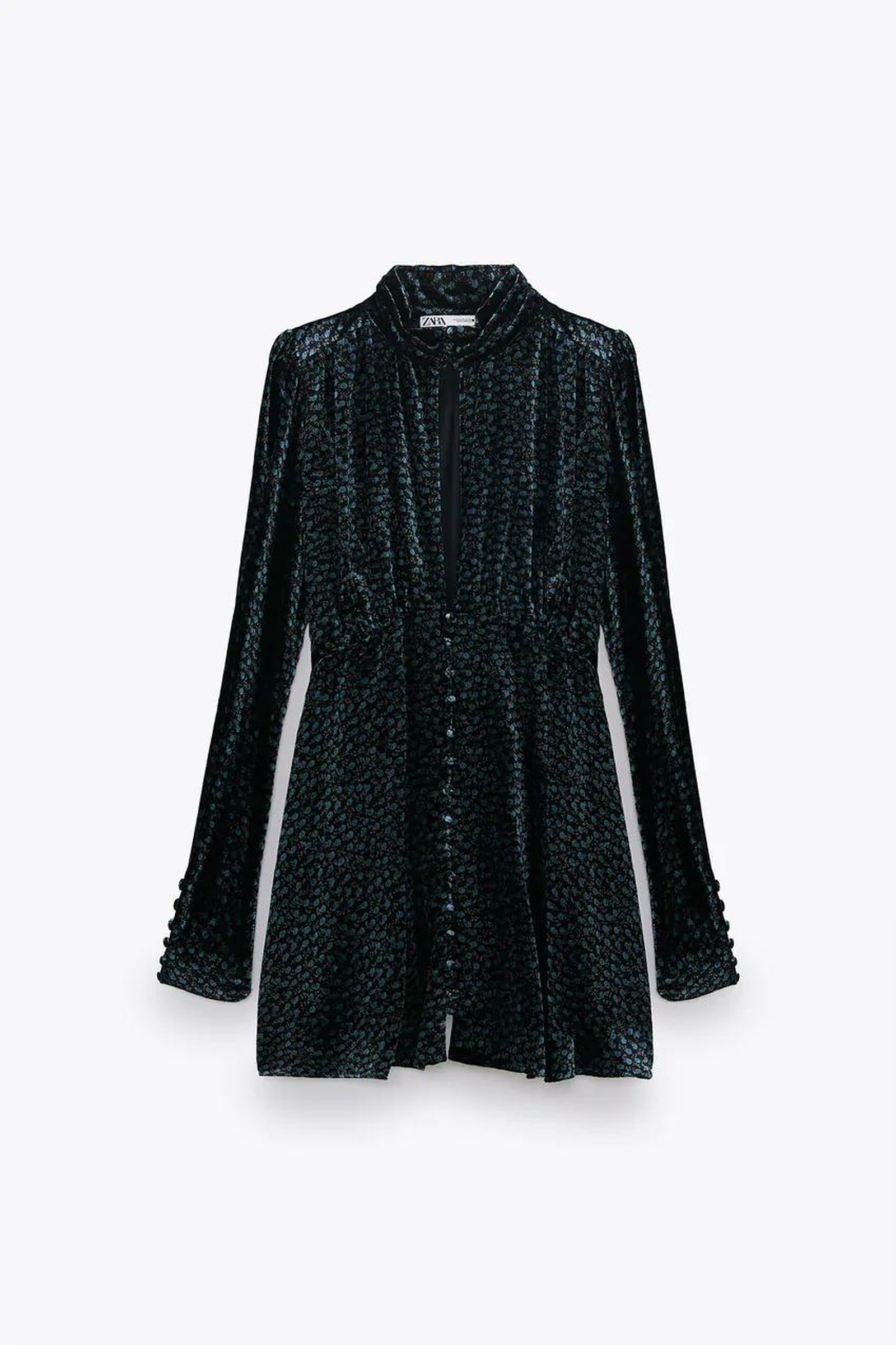 Vestido estampado de terciopelo de Zara.