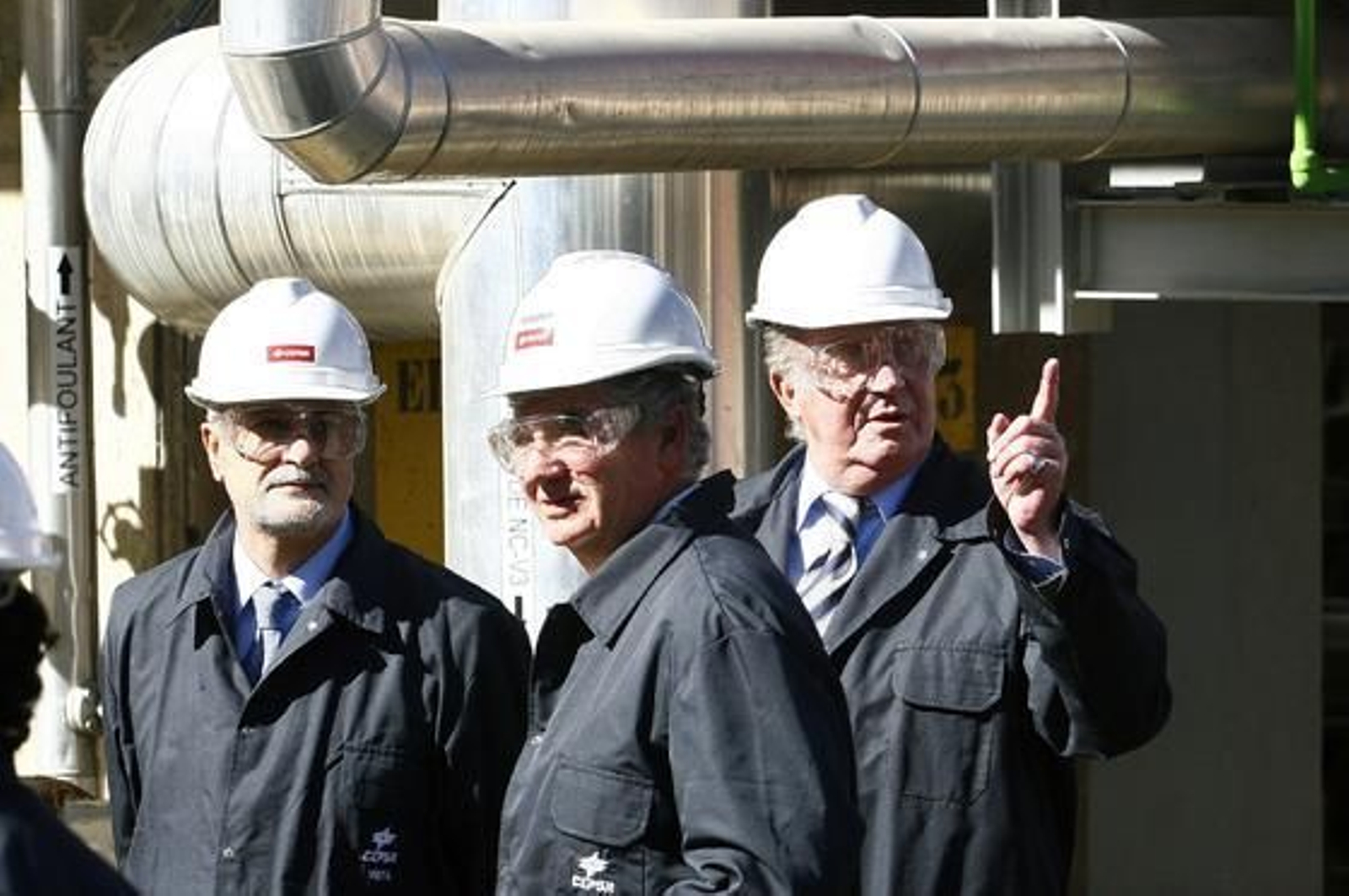 El rey Juan Carlos inaugura la ampliación de la refinería de Cepsa La Rábida. / Alberto Domínguez