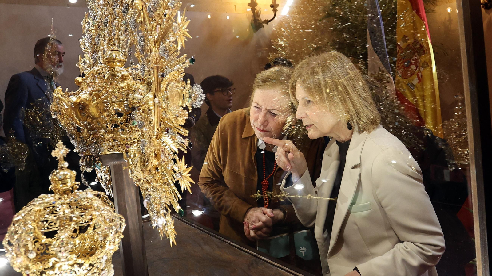 La Corona de la Virgen del Carmen en el Ayuntamiento de Jerez