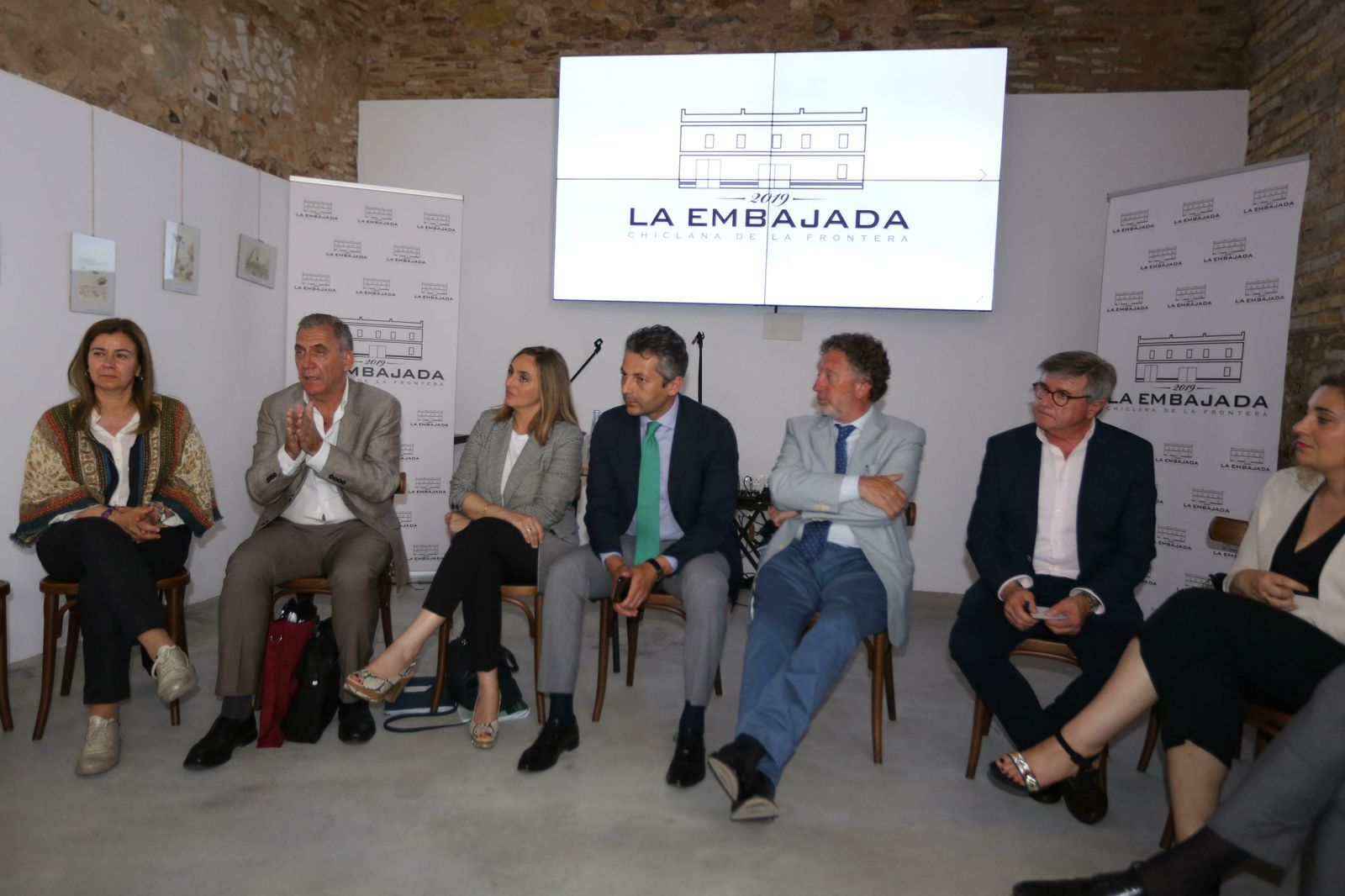 Momento del encuentro en el local 'La Embajada'