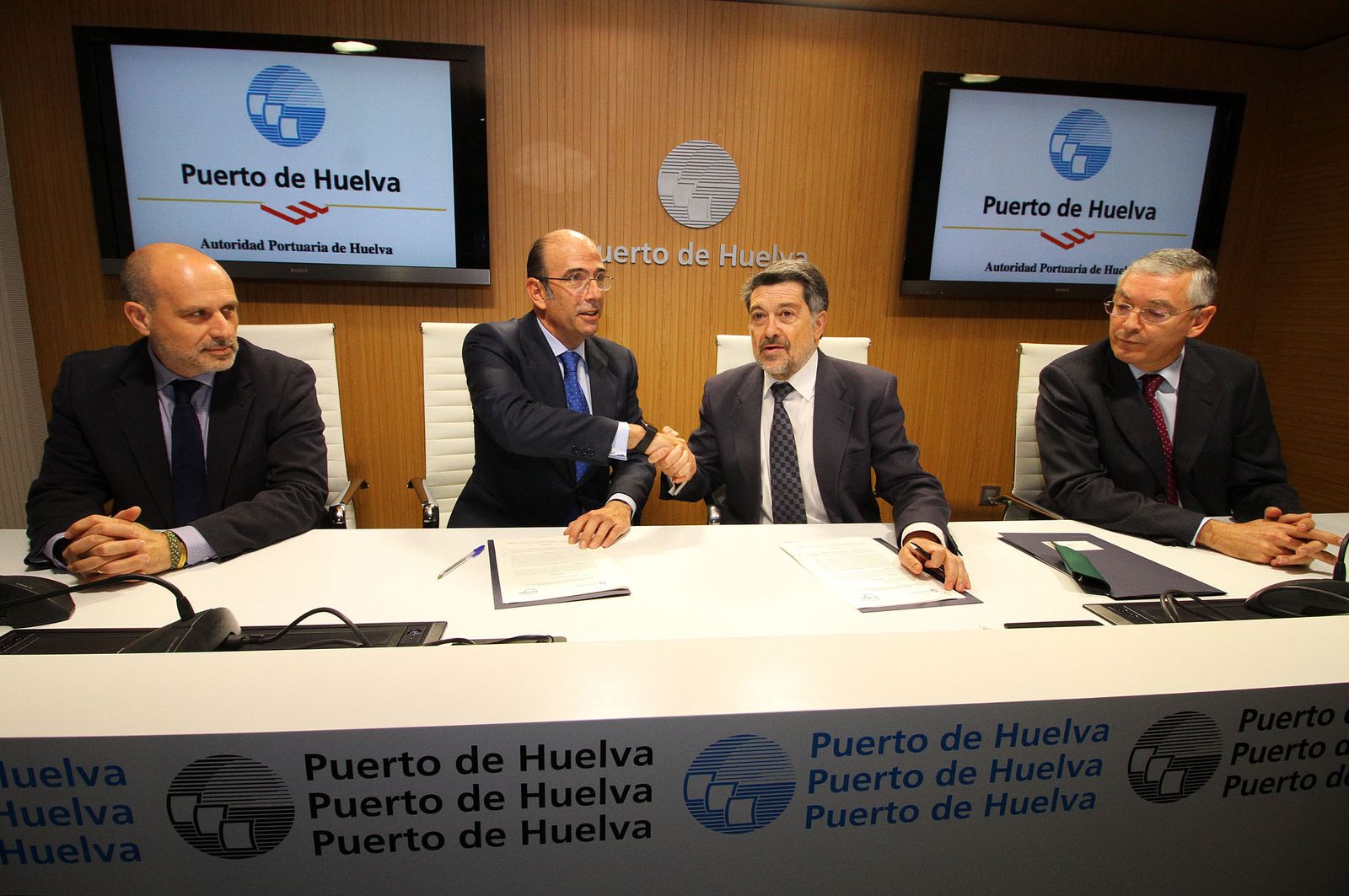 Claudio Rodríguez Suárez (i), Marcelino Oreja, Javier Barrero e Ignacio Álvarez-Ossorio.