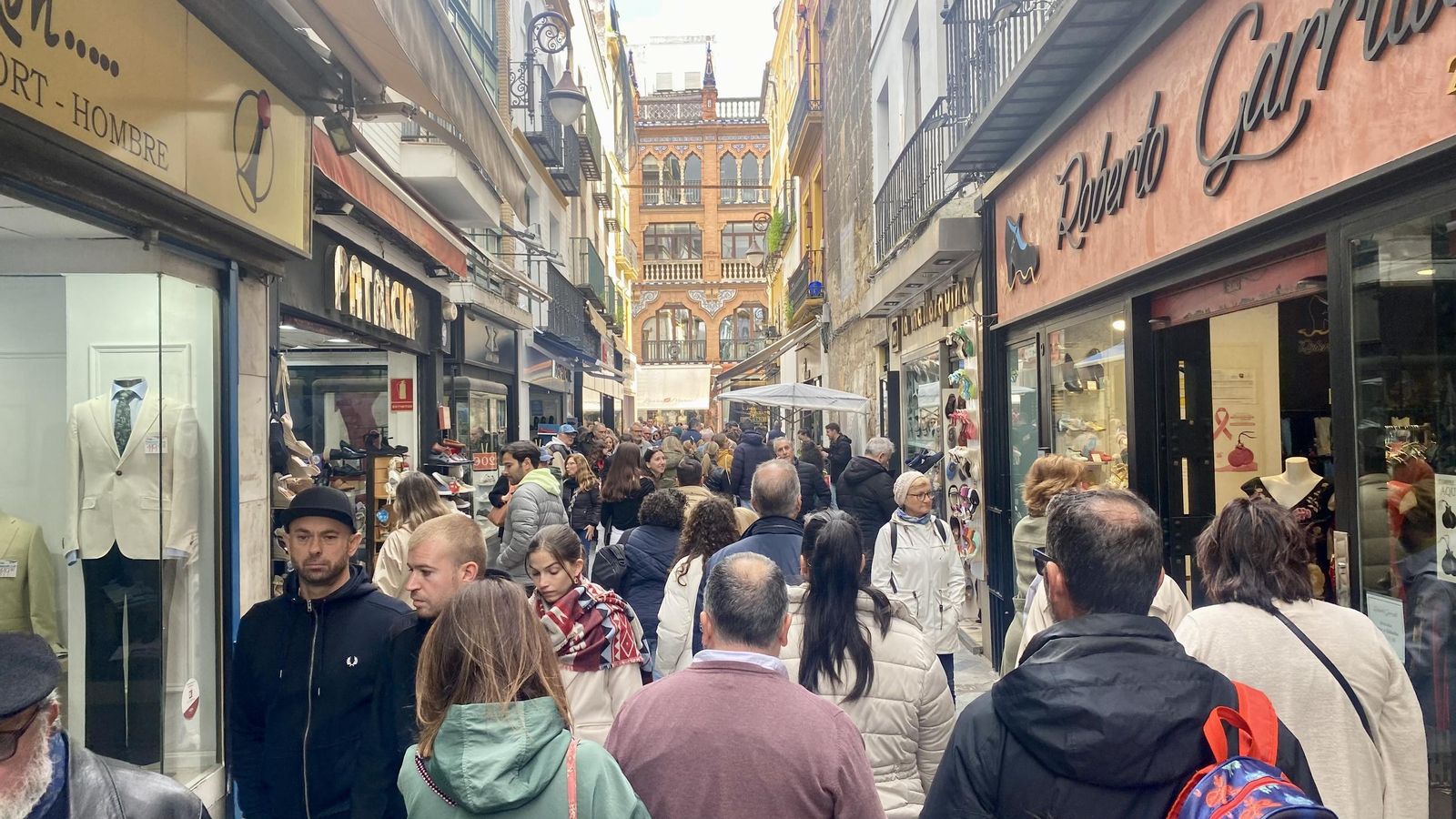 La bulla en la calle Córdoba en la mañana de ayer.