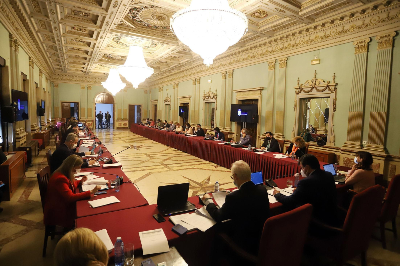 Imágenes del pleno celebrado en el Ayuntamiento de Huelva