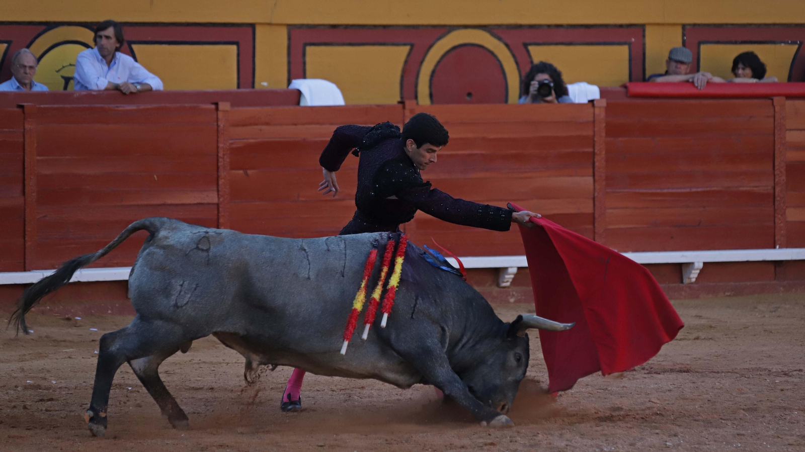Fotos de la corrida del sábado de la Feria Taurina de Algeciras: Ferrera, Chacón y López Simón