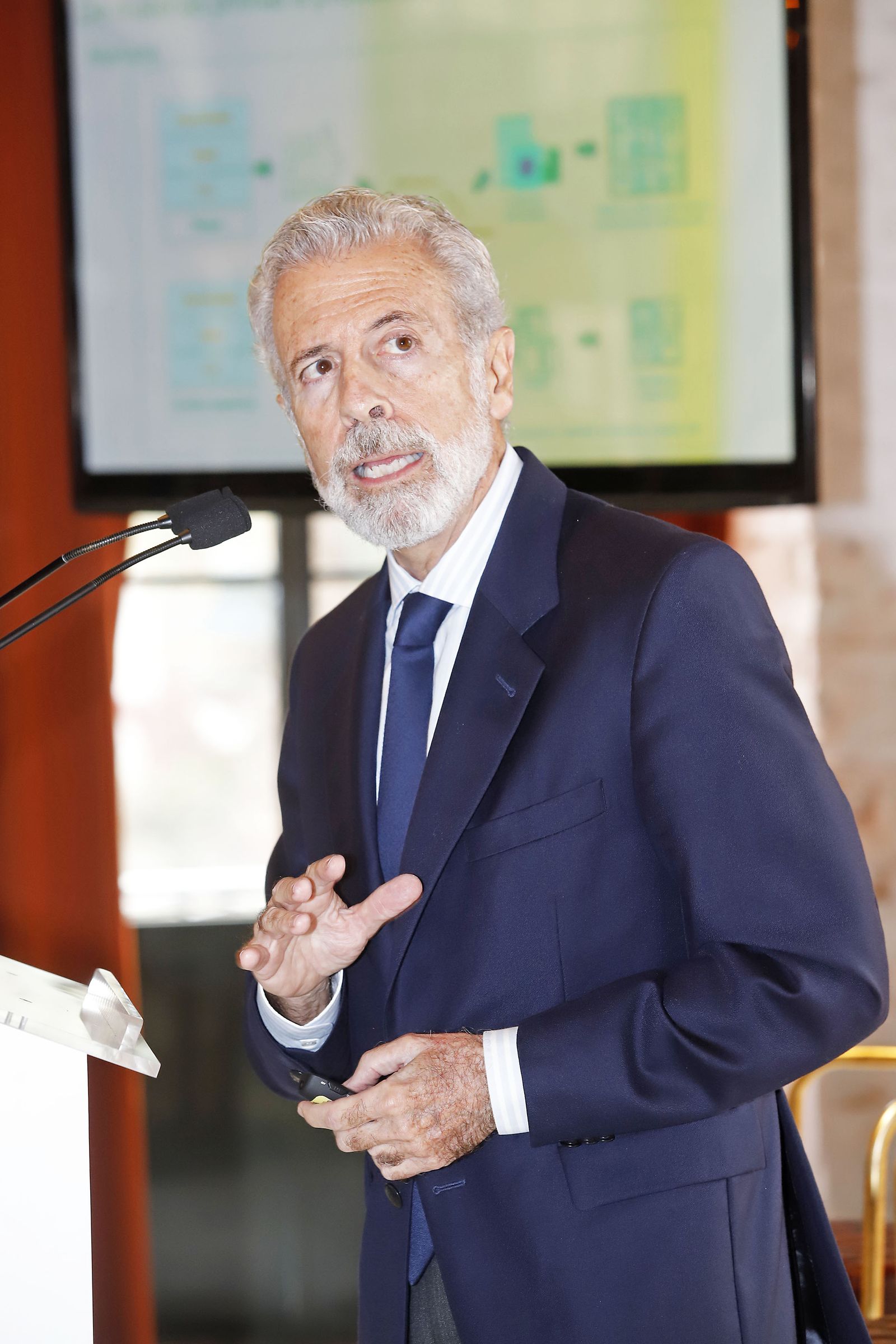 Imágenes del Foro Gerardo Rojas de Huelva Información