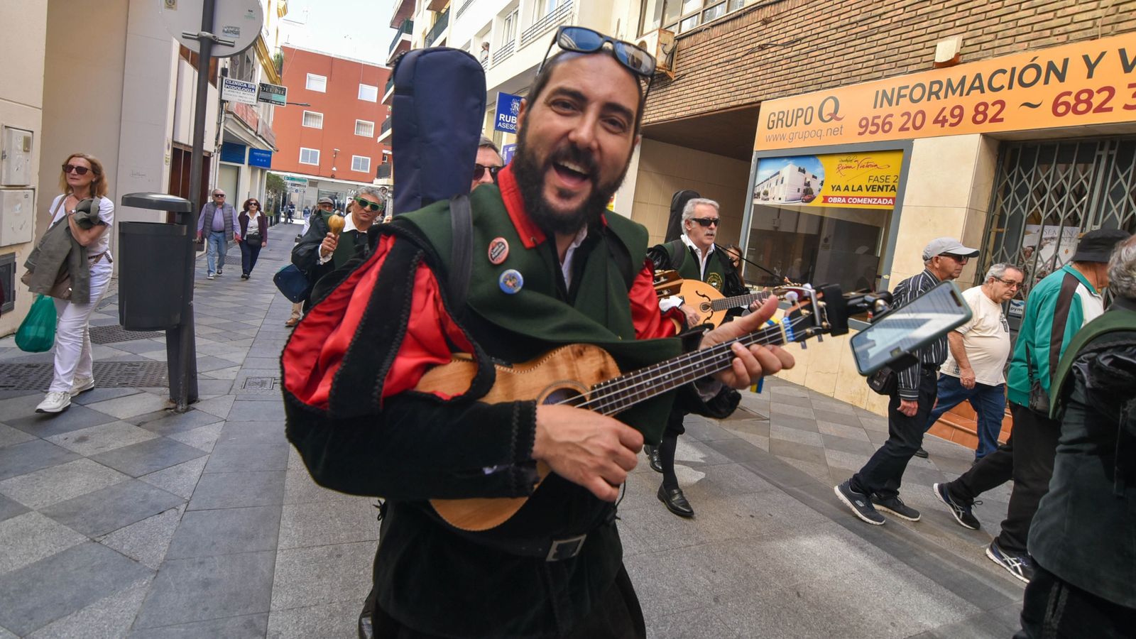 Fotos del pasacalles del X Certamen Internacional de Tunas Ciudad de Algeciras