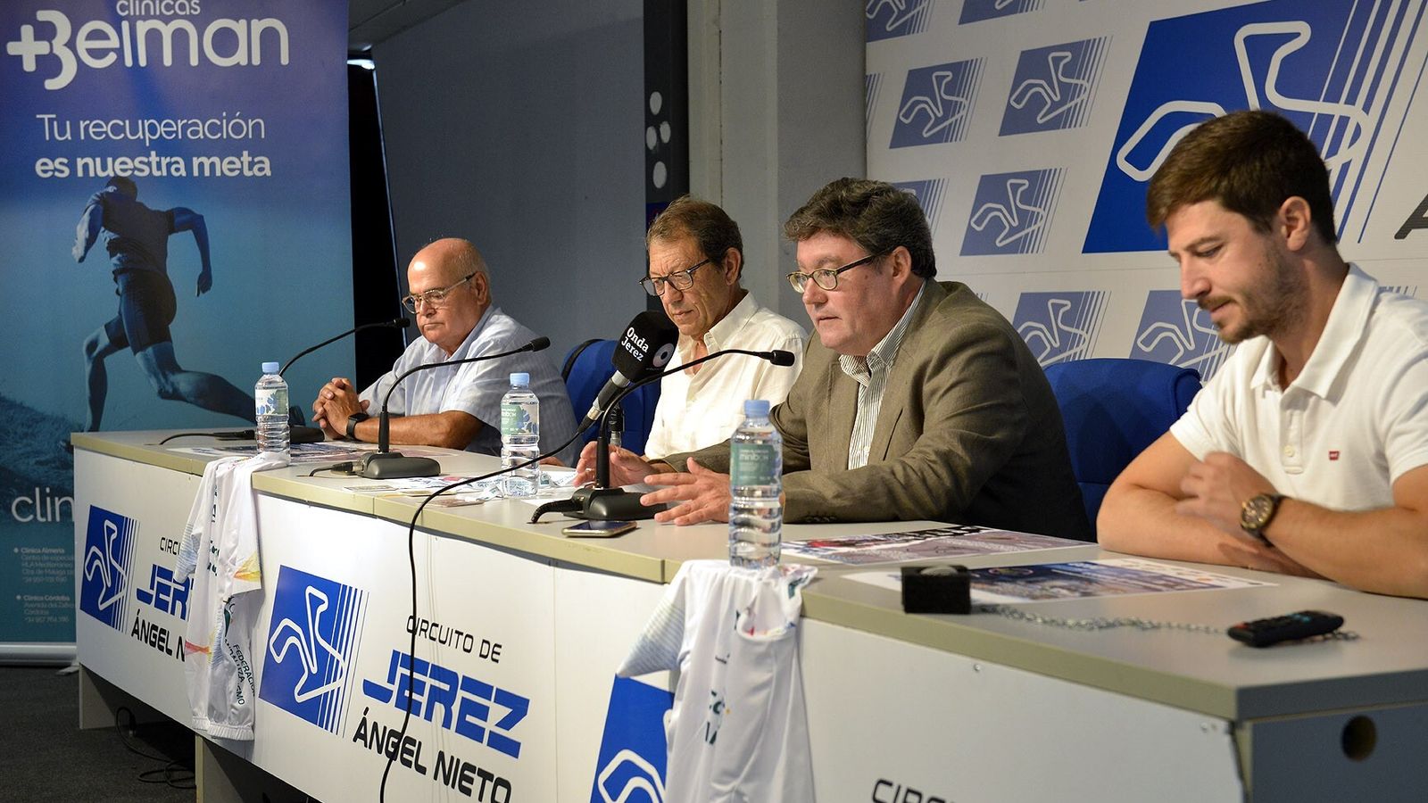 Aparicio, en un momento de la presentación del cartel del Andaluz Paralímpico en Carretera.