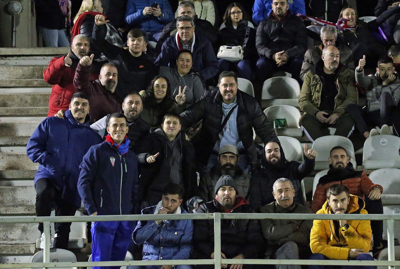 Fotos de la afición en el Nuevo Mirador