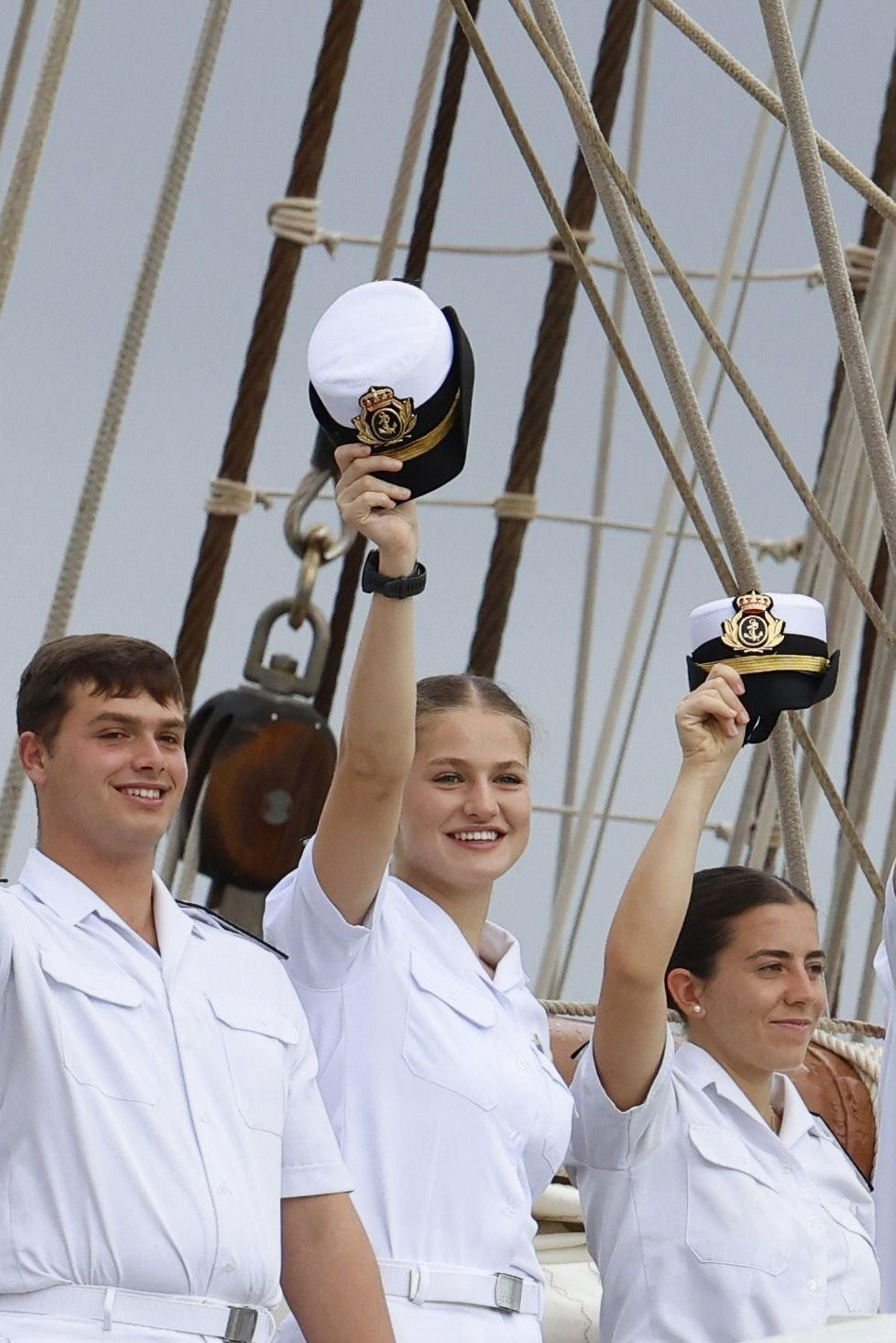 Las imágenes del rencuentro de la reina Letizia y la Princesa Leonor en el atraque del 'Elcano' en Panamá