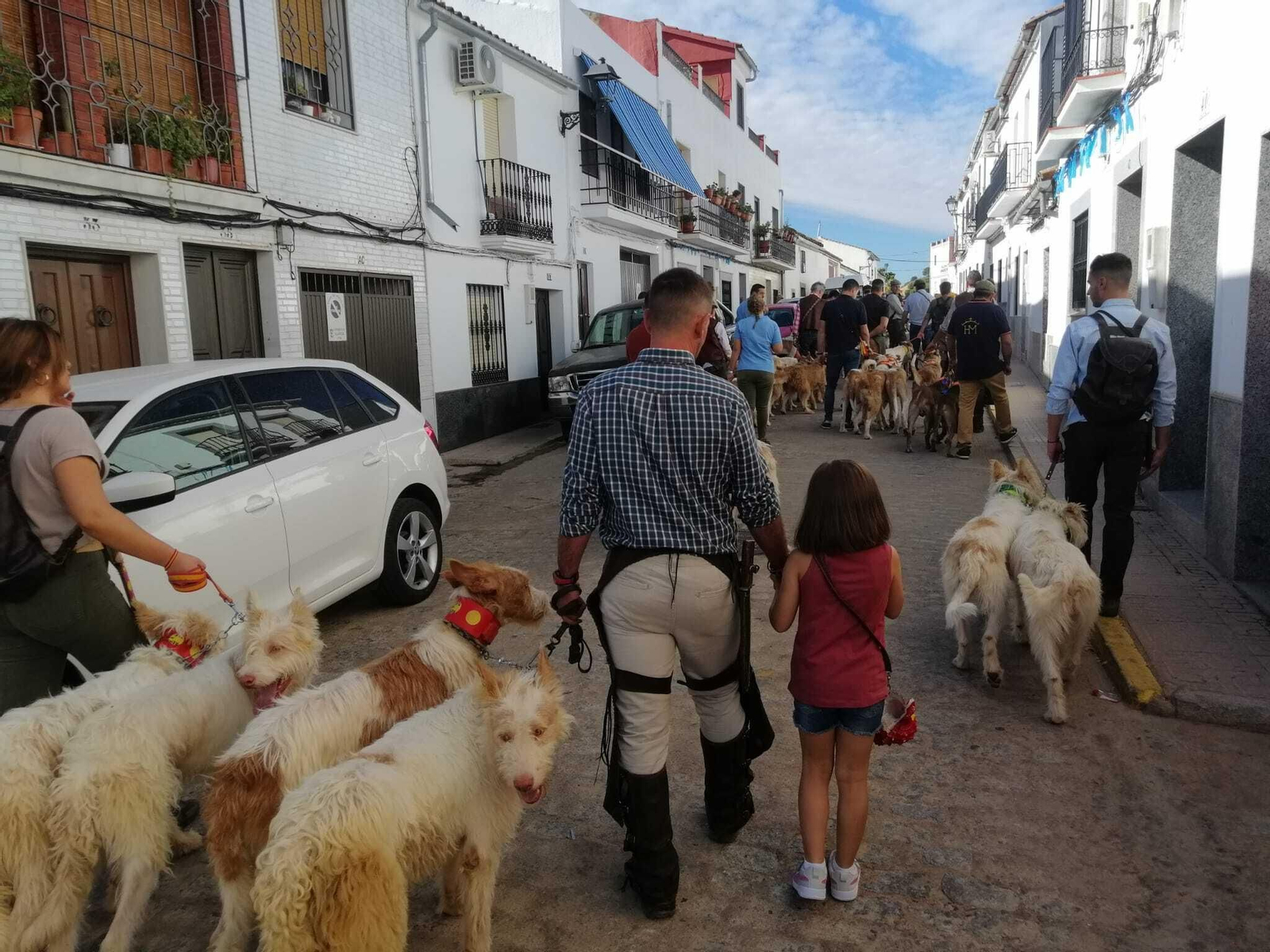 Rehaleros recorren Villaviciosa de Córdoba.