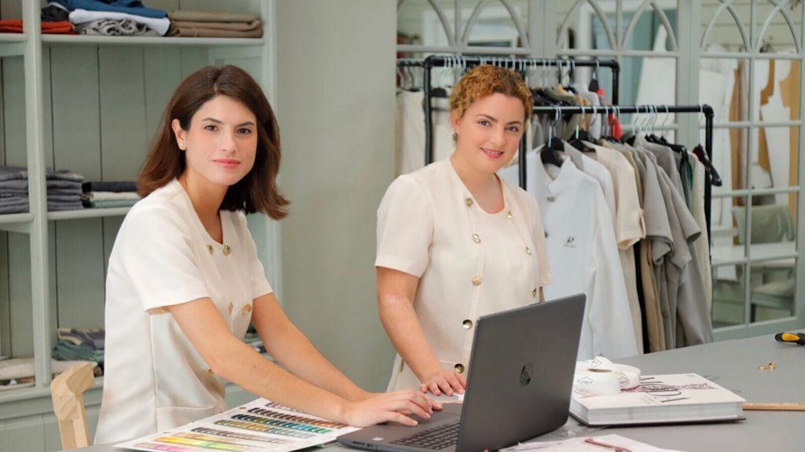Maison Balmont, la firma que llevó la moda a los uniformes de trabajo.