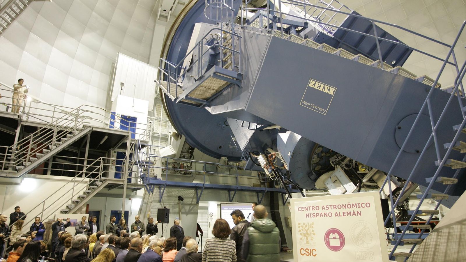 Carmenes está instalado en el telescopio de 3,5 metros del Observatorio de Calar Alto en Almería.
