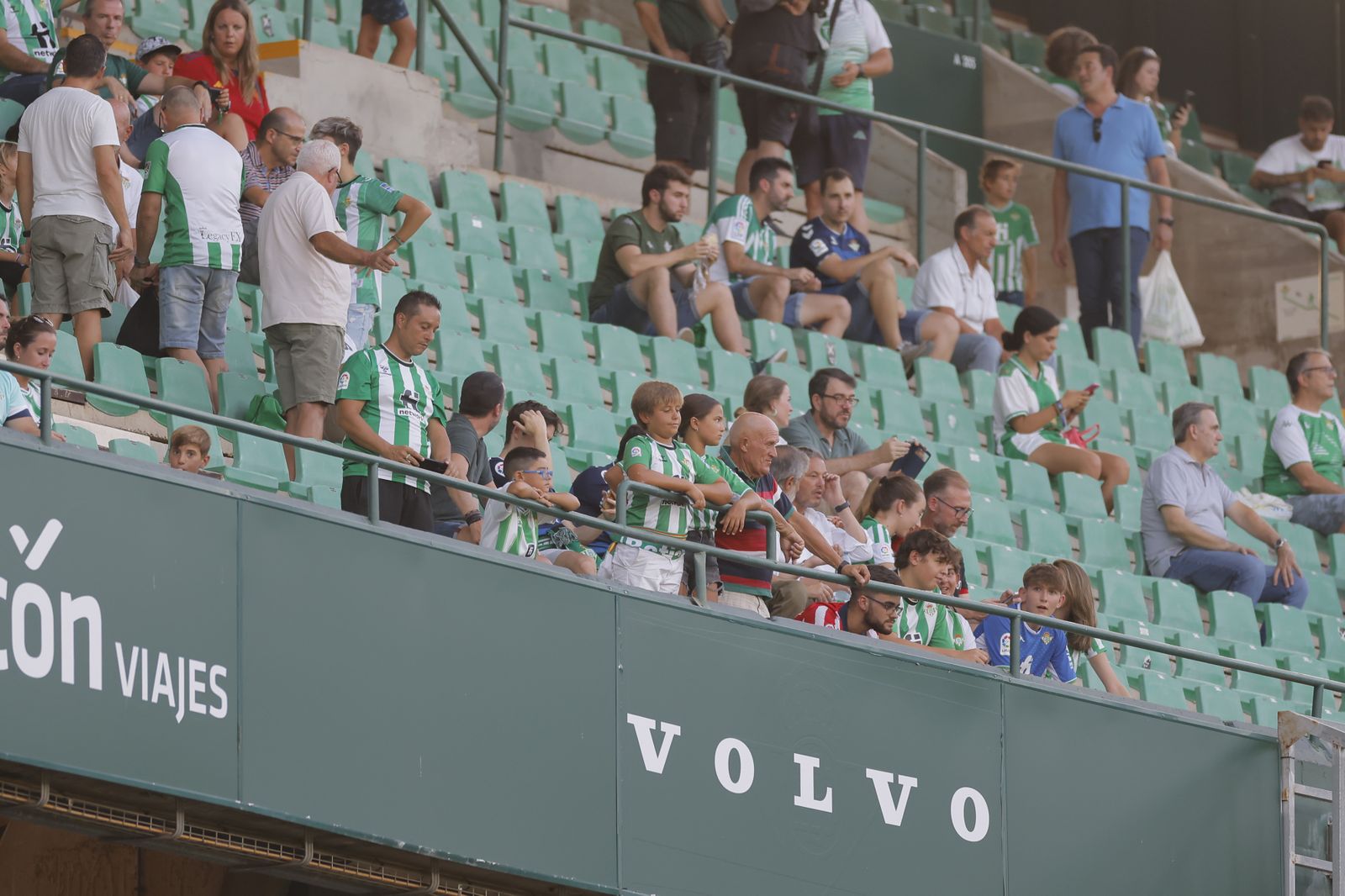 Búscate en las fotos del Betis-Atlético de Madrid