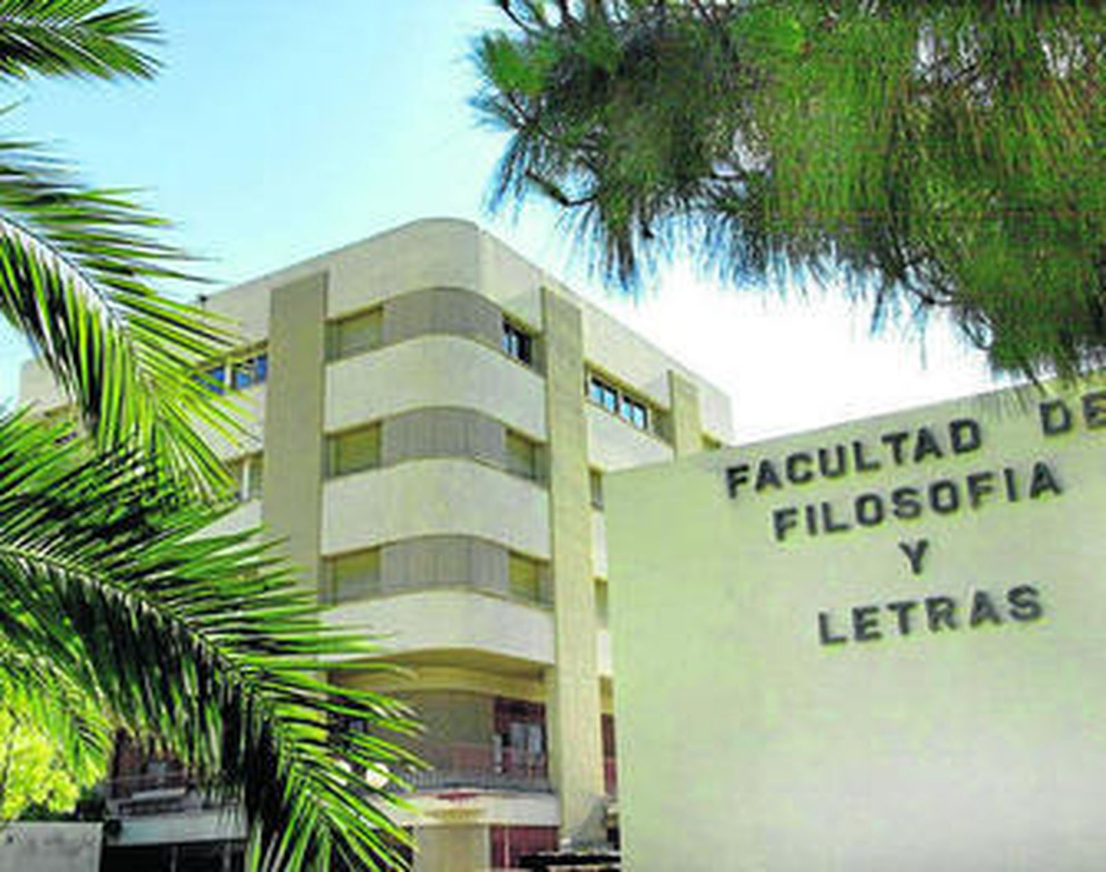 Vista de la Facultad de Filosofía y Letras en la que se imparte el grado en Historia.