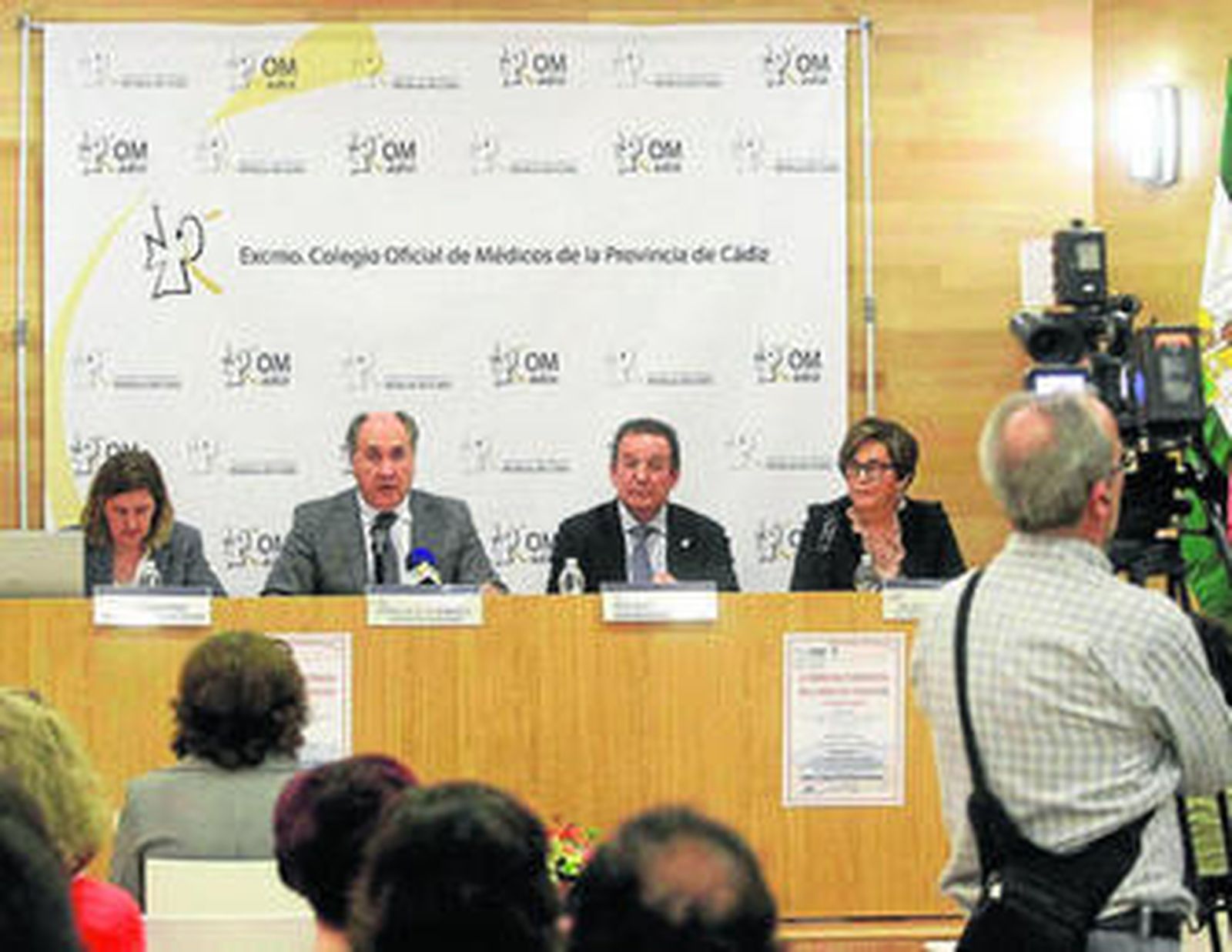 Un instante de la inauguración de la tercera edición de las Jornadas Pediátricas del Campo de Gibraltar.