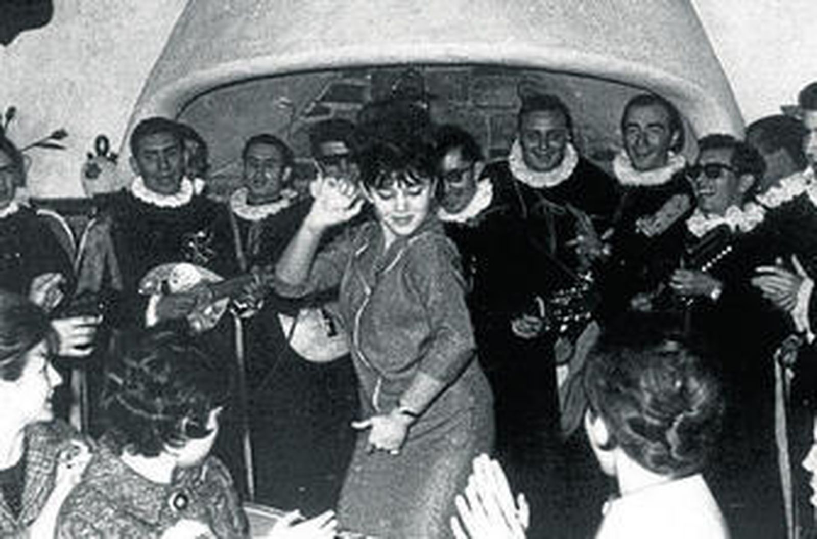 1962 Colosal recibimiento de Cádiz a la reina Carmen Cervera