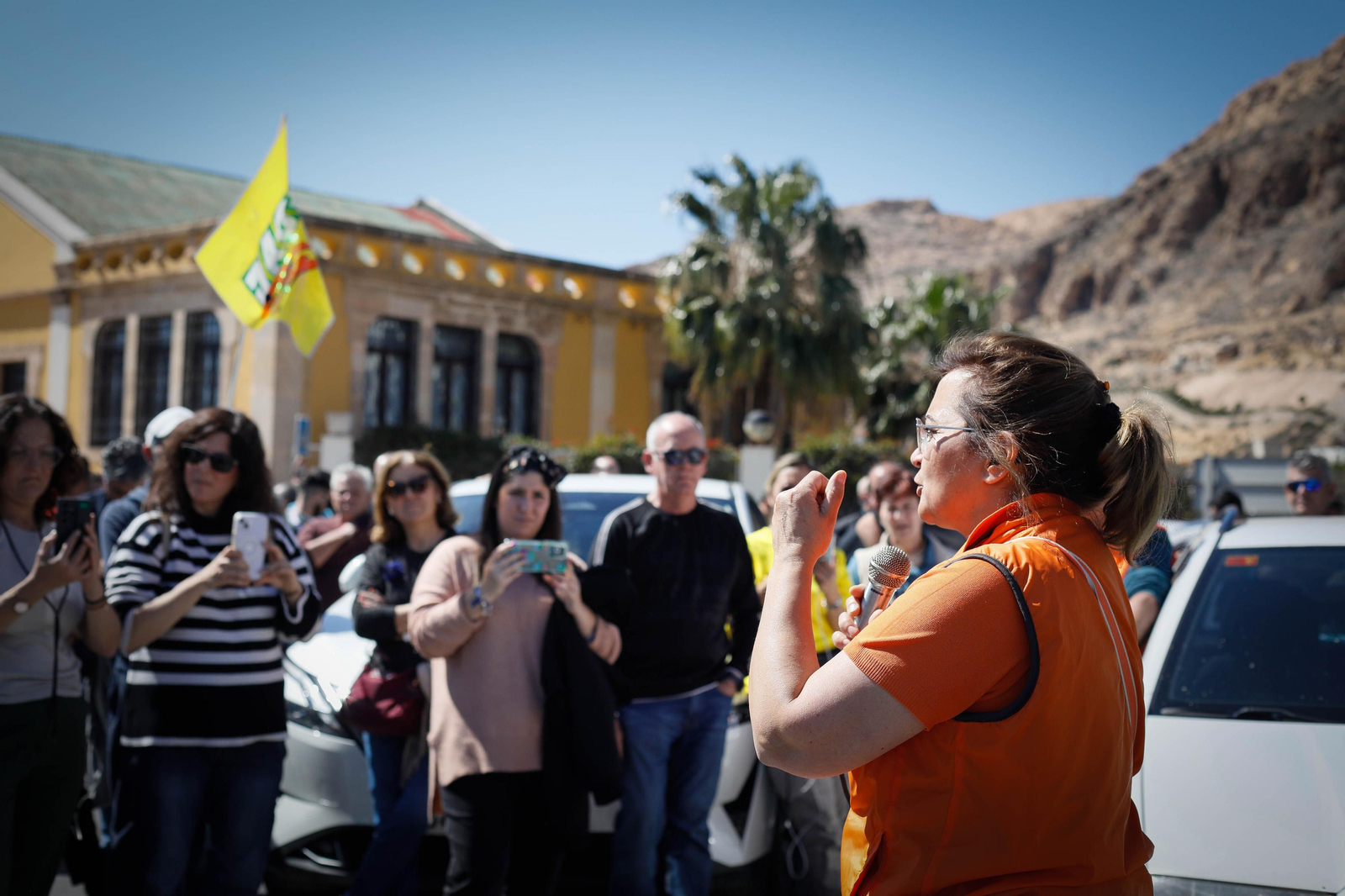 Los agricultores colapsan el puerto de Almería