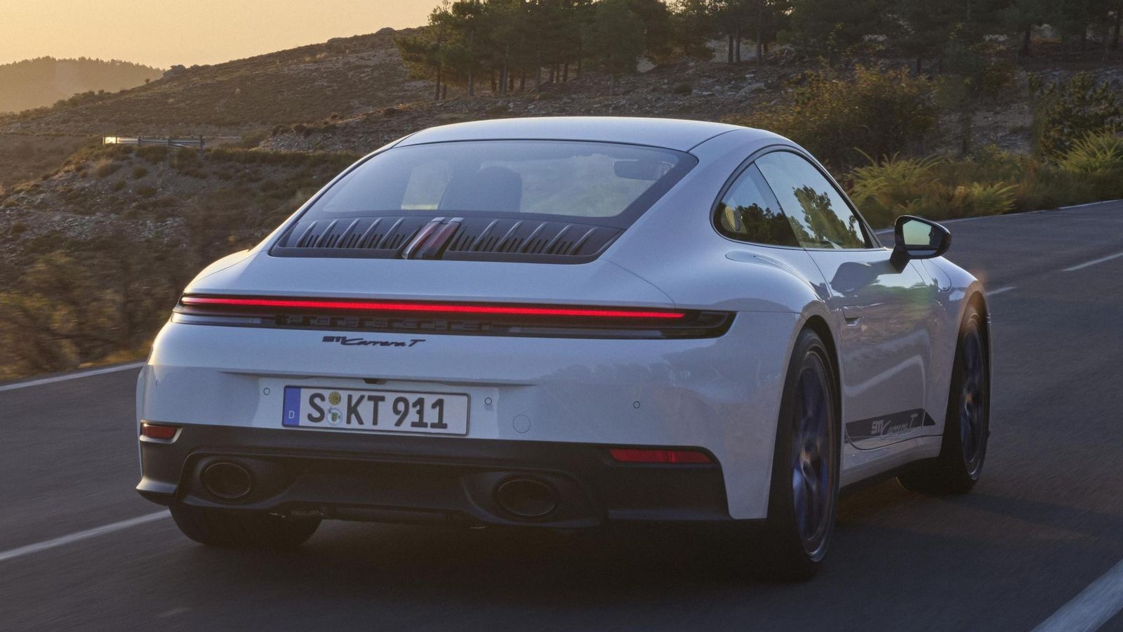 Esta versión Carrera T es hasta 42 kilogramos más ligero que el 911 Carrera.