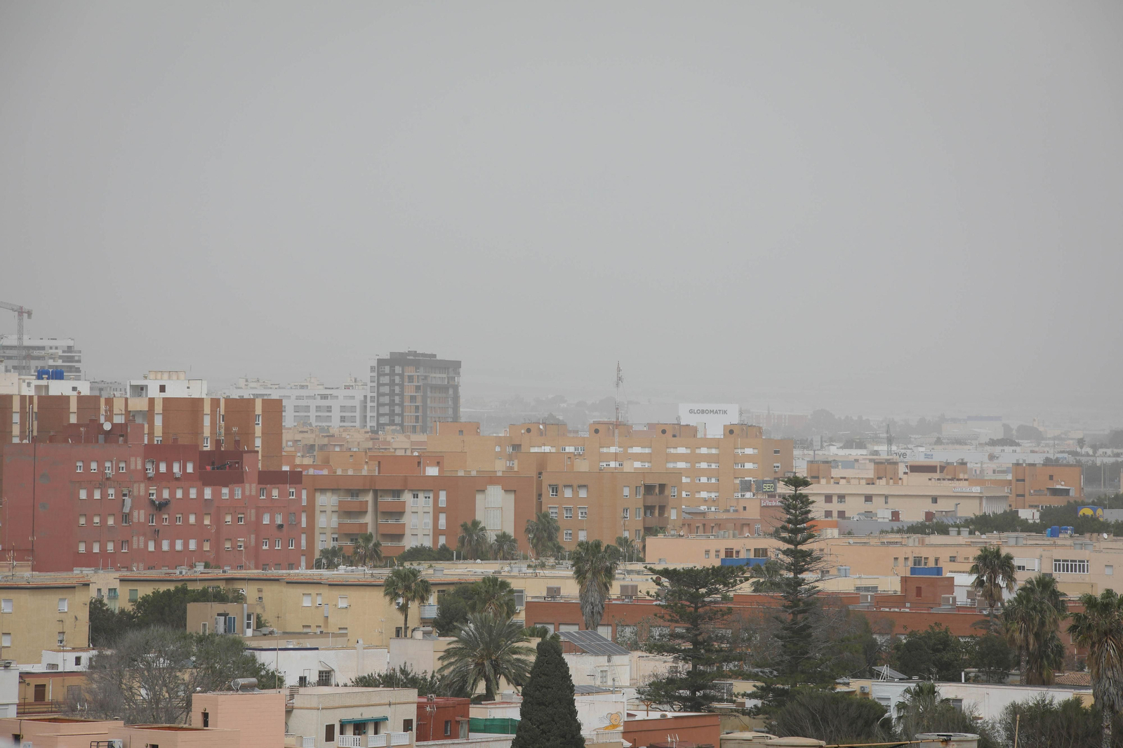 La calima de Almería en imágenes