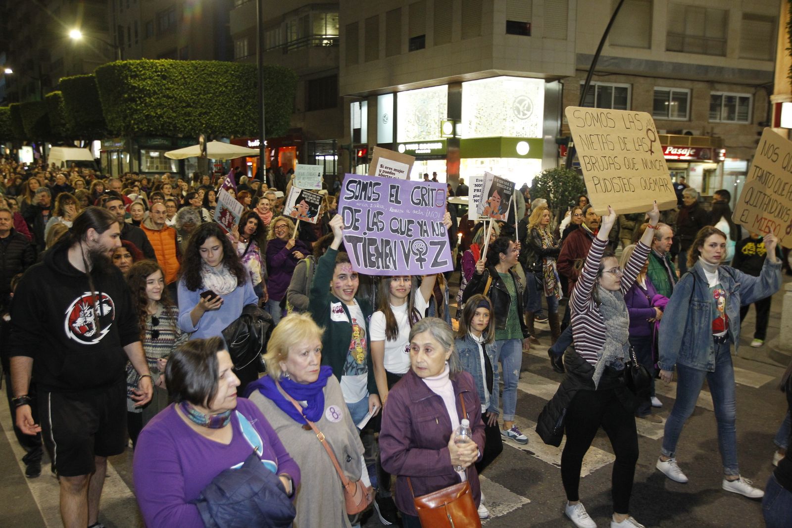 Fotogalería manifestación Día Internacional de la Mujer en Almería