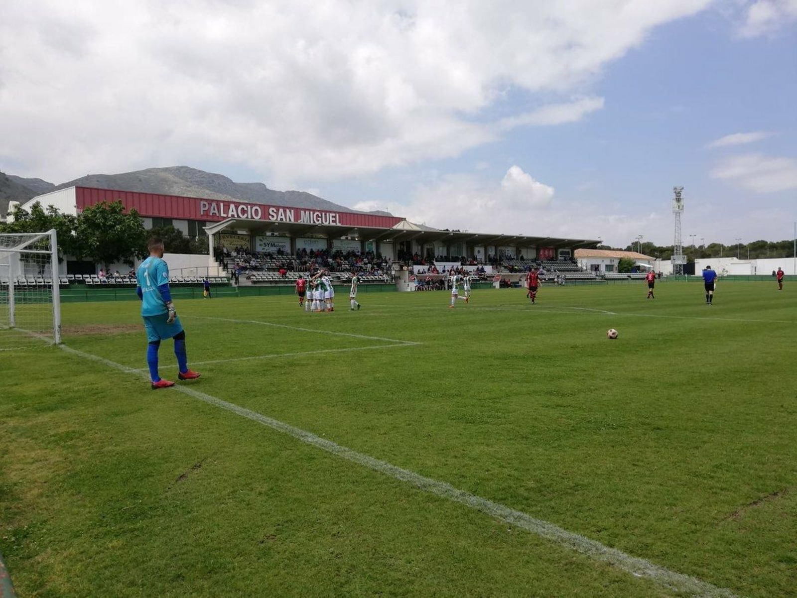 Panorámica tras un gol del Torremolinos.