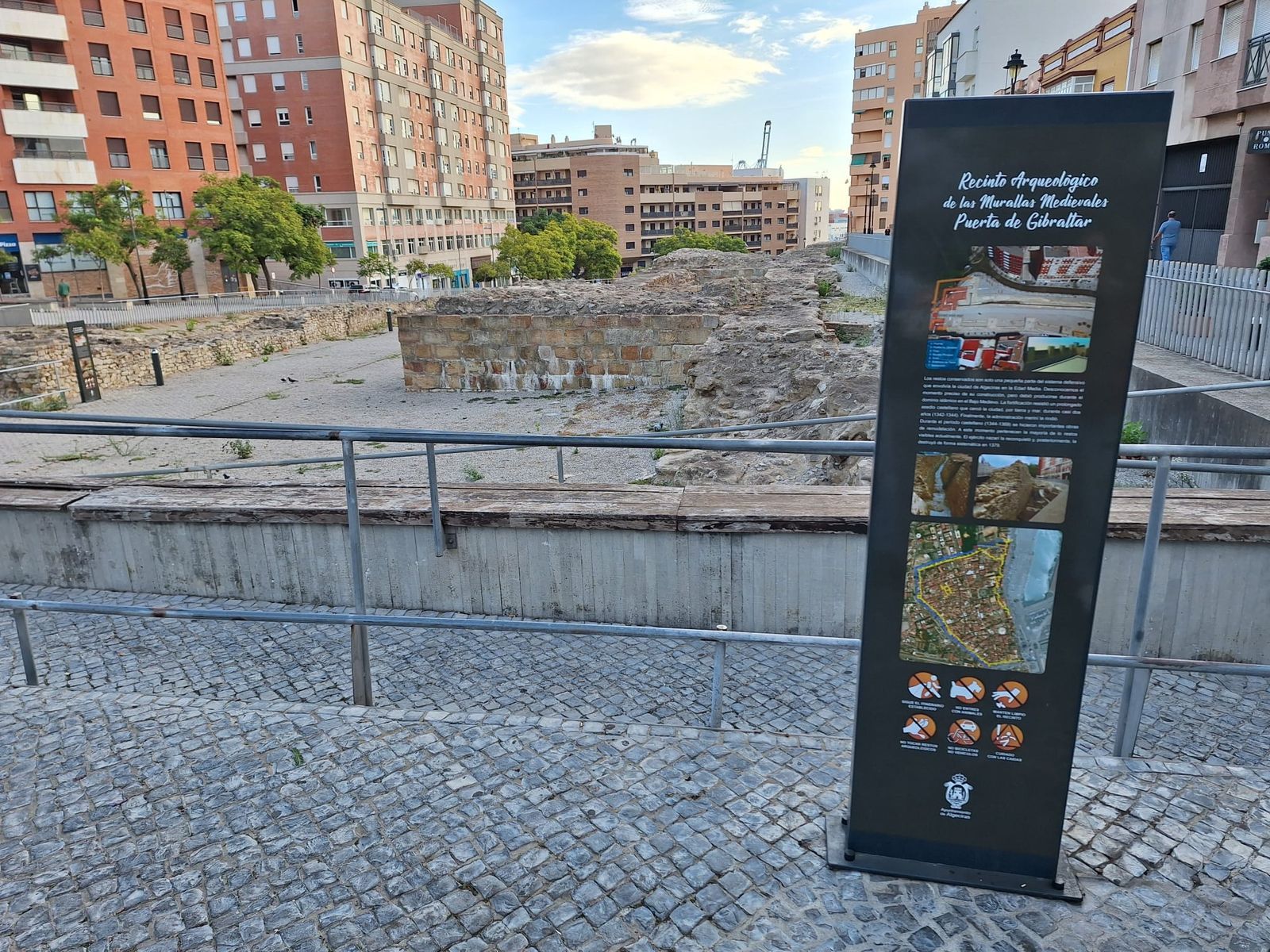 El recinto arqueológico en la avenida Blas Infante.