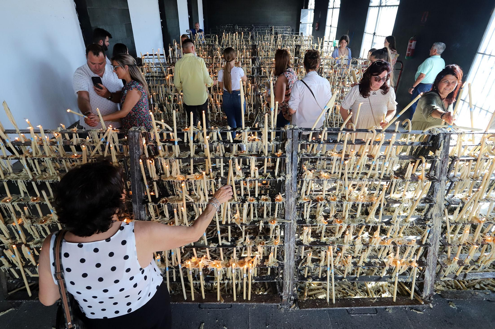 Ambiente en la aldea del Rocío previo a la llegada de las Hermandades, en imágenes