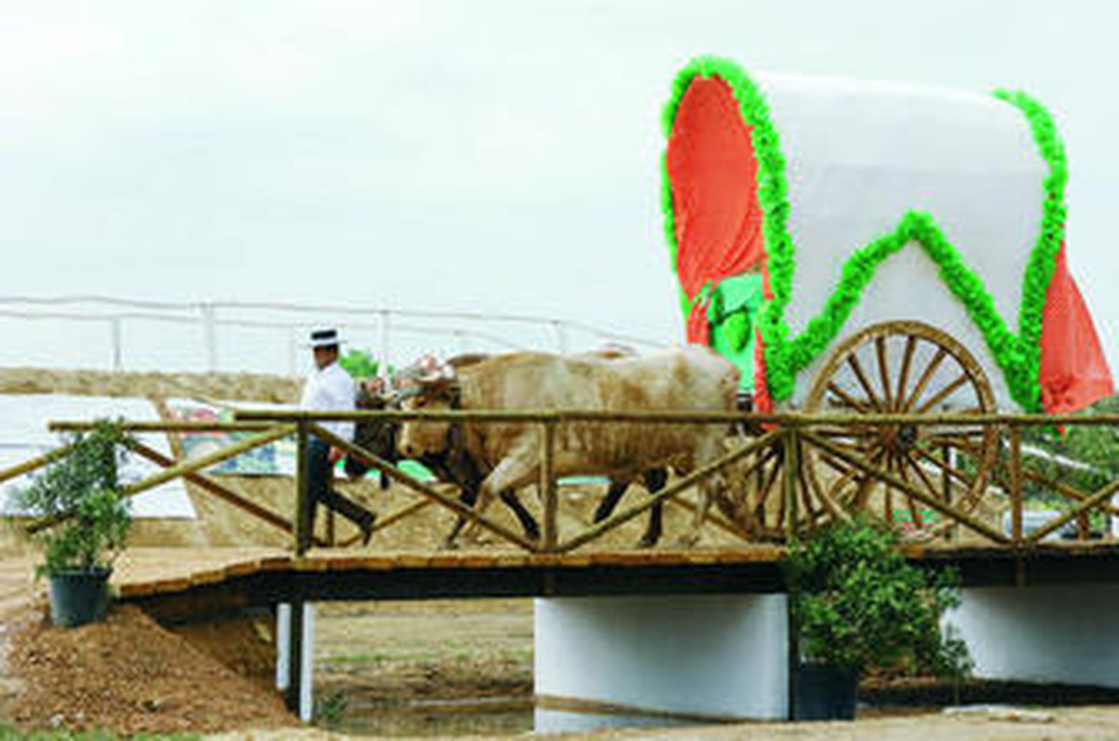 Un carretero supera una de las pruebas del campeonato de yuntas de la edición de 2008.