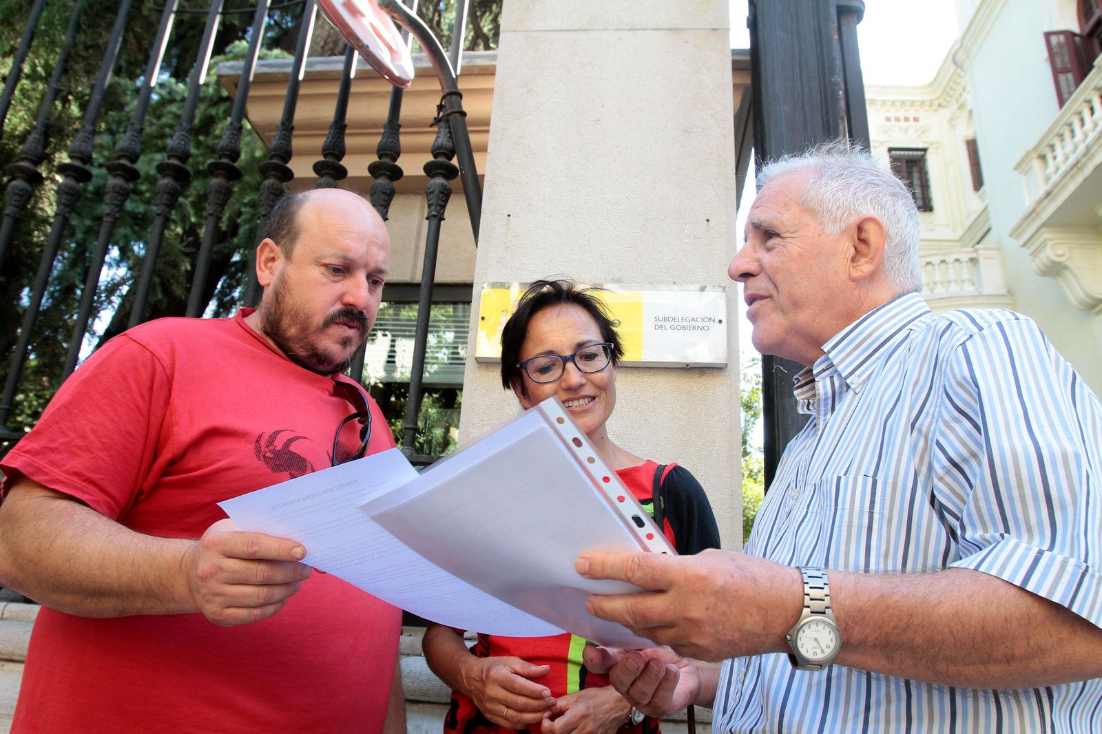 Representantes de las más de 20 asociaciones que presentaron el manifiesto.
