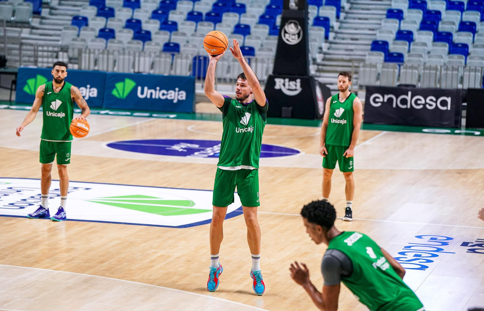 Buenas caras e intensidad en el regreso del Unicaja al trabajo