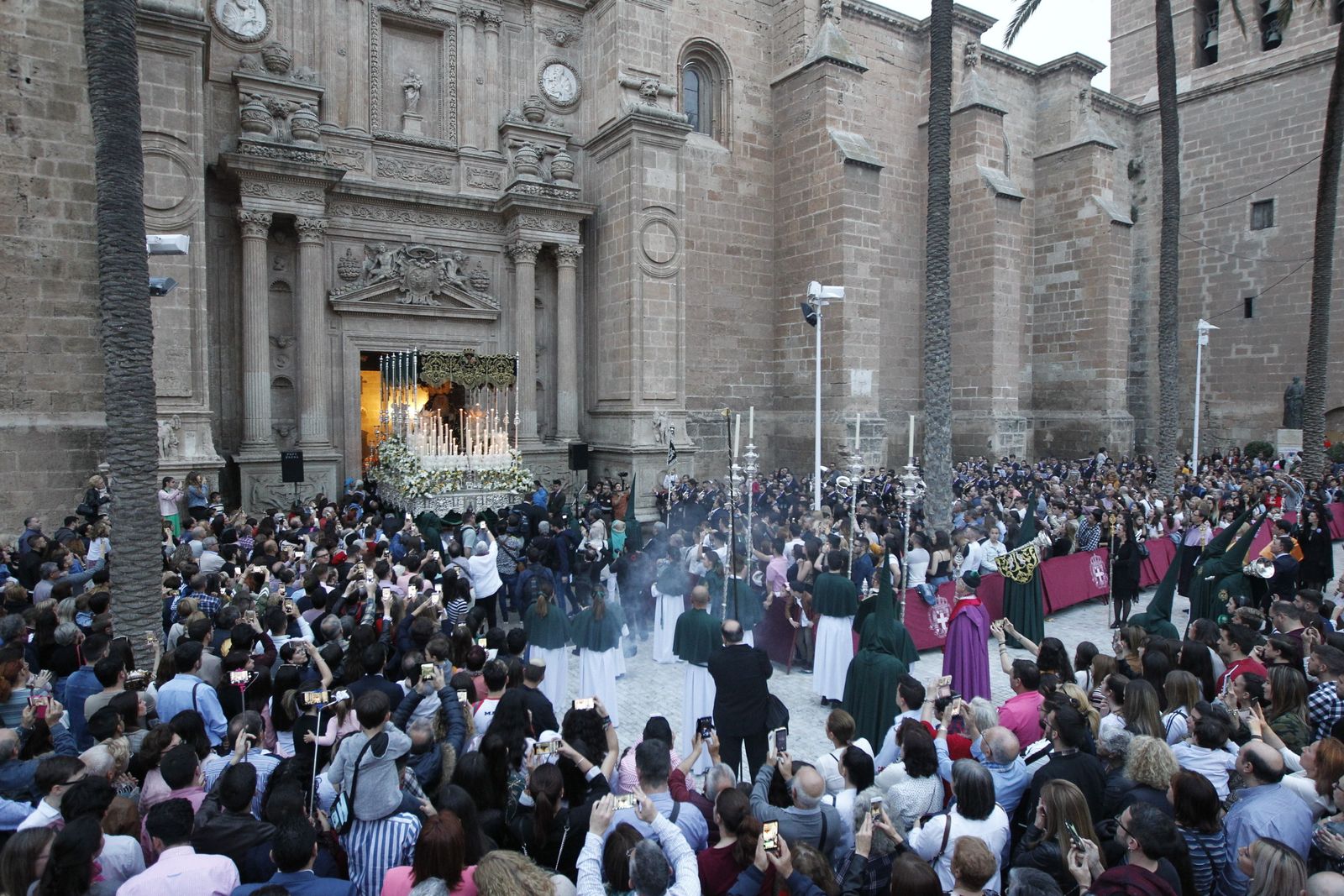 Imágenes de la Procesión de Estudiantes. Semana Santa Almería 2019