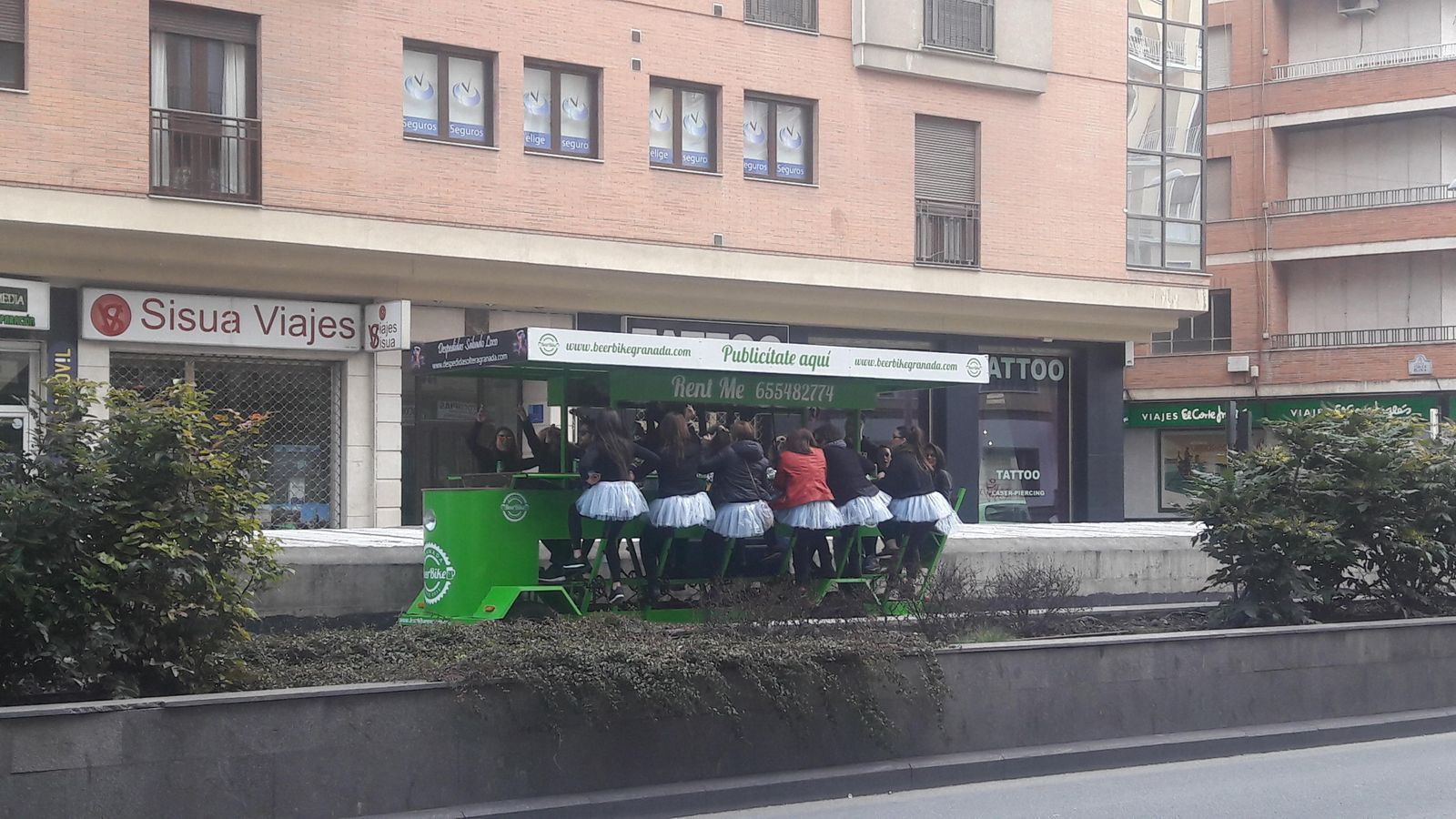 La conocida como Beerbike fue vista ayer por el Camino de Ronda.