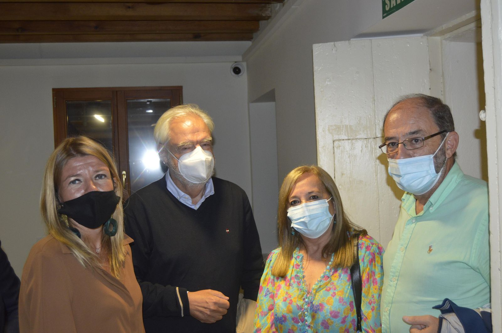 María del Mar Díez, José Miguel Larraya, Encarna Díaz y el periodista Fernando Santiago.