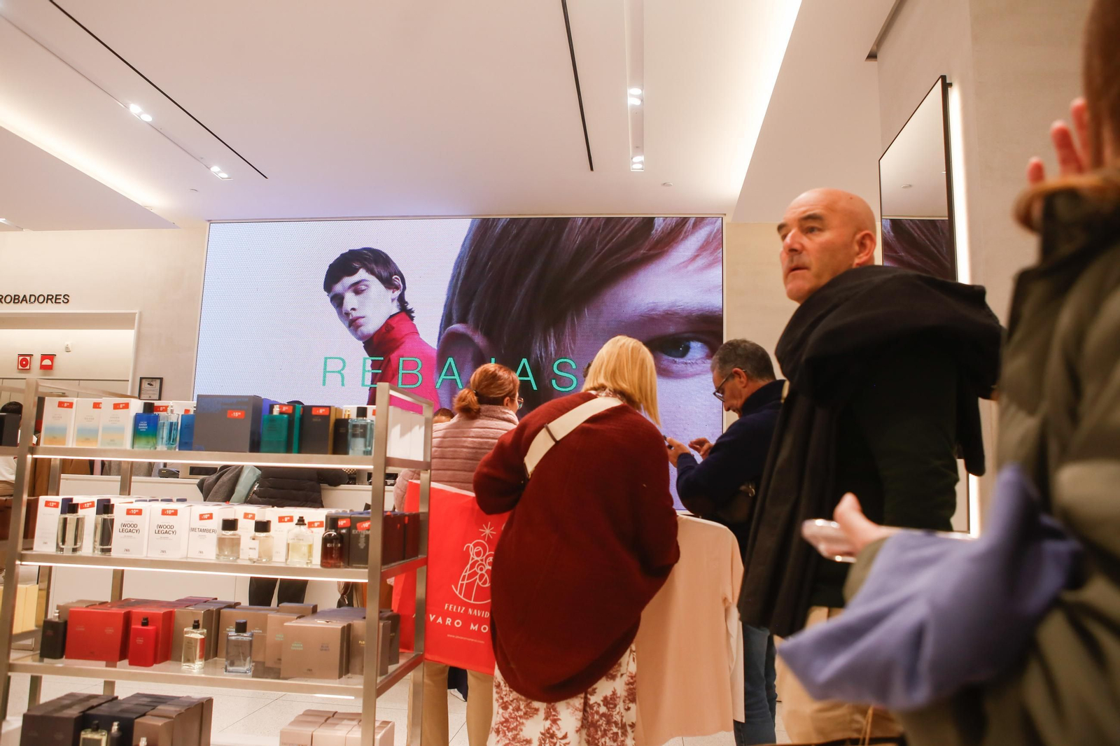 En imágenes, el inicio de las rebajas de enero en el Campo de Gibraltar