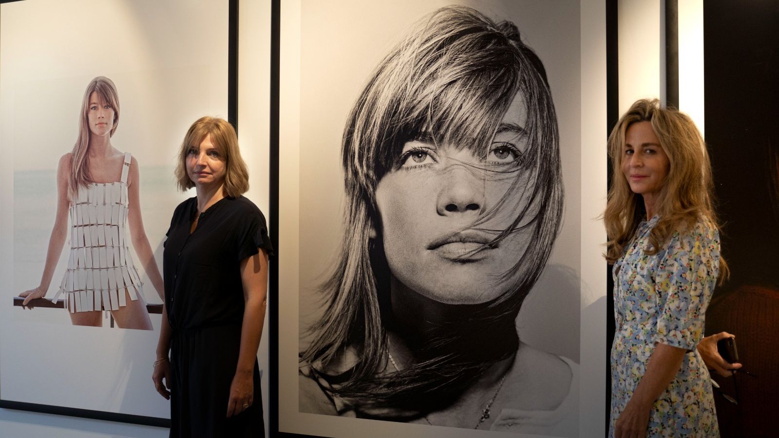 Delphine Charon, gestora de su archivo, y Cristina Carrillo de Albornoz, comisaria de la muestra en la exposición.