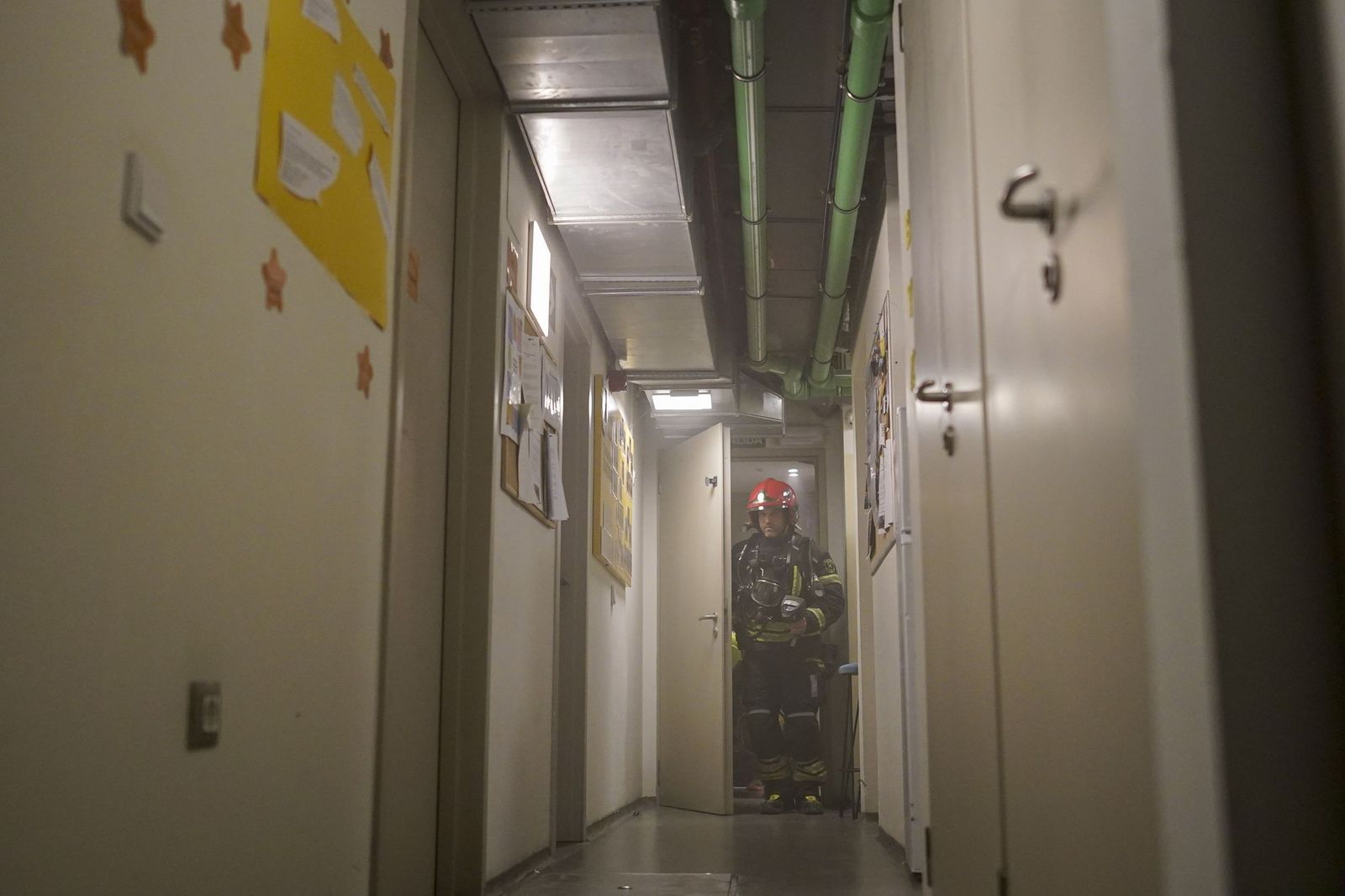 El simulacro de incendio organizado por el Servicio de Extinción de Incendios de los Bomberos, en imágenes