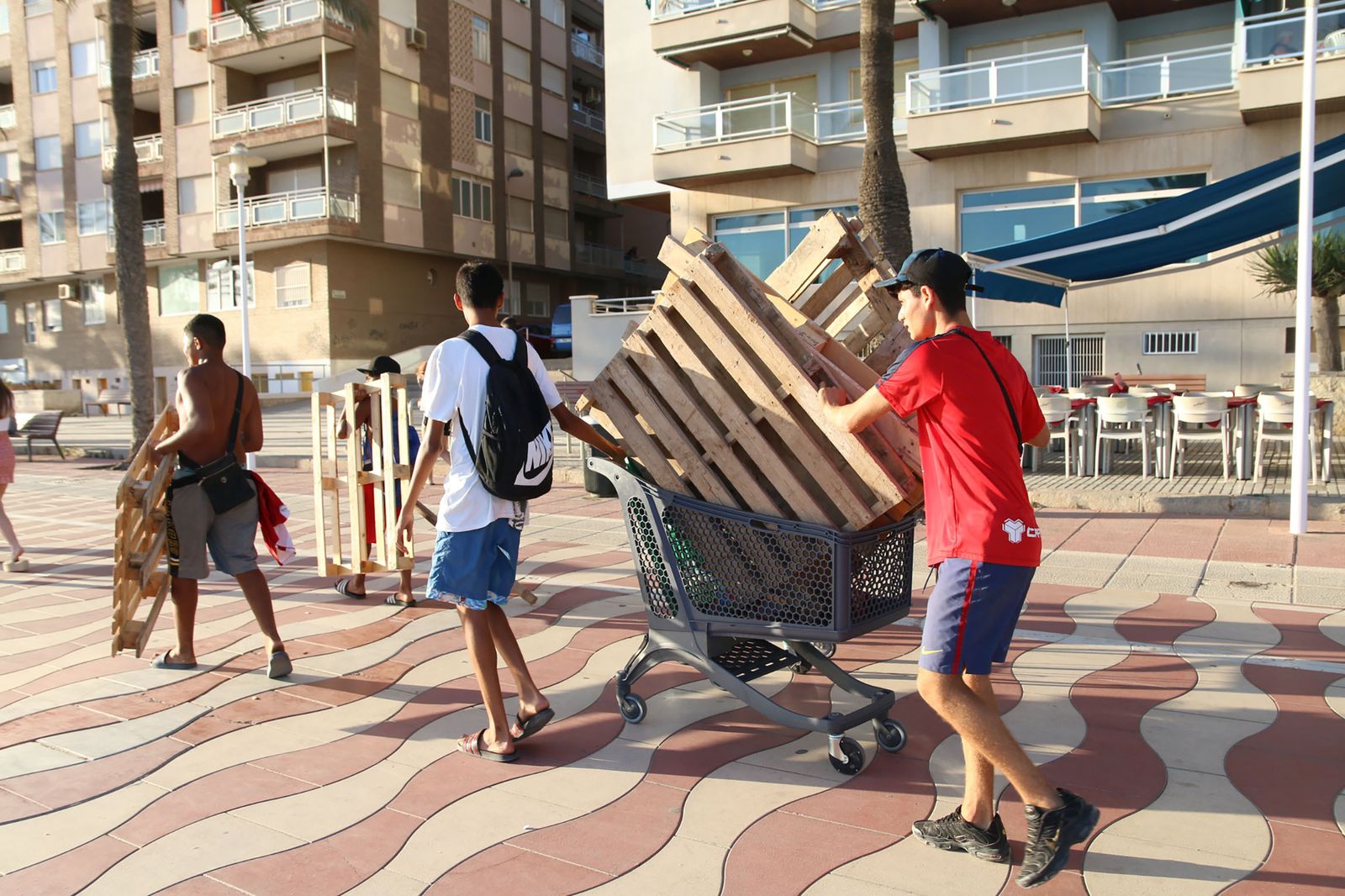 Fotogalería de los preparativos de la noche de San Juan