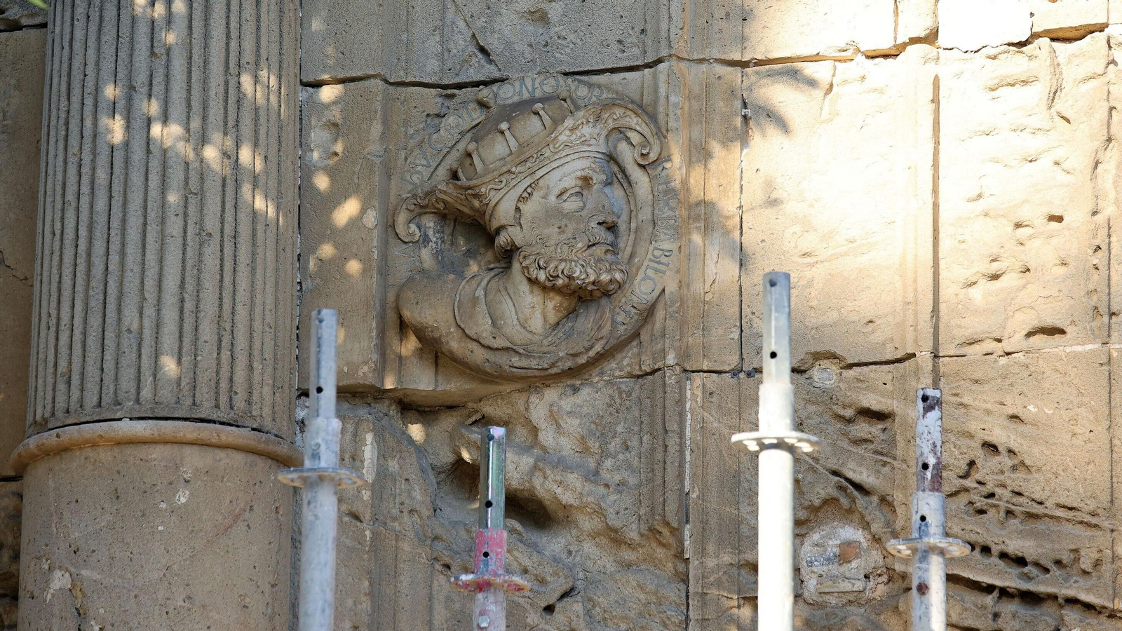 Primer día de la rehabilitación del Palacio Riquelme de Jerez