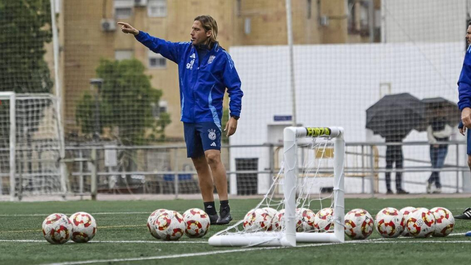 Checa espera hacer un buen partido y ganar el derbi para seguir aspirando al play-off. Checa espera hacer un buen partido y ganar el derbi para seguir aspirando al play-off.