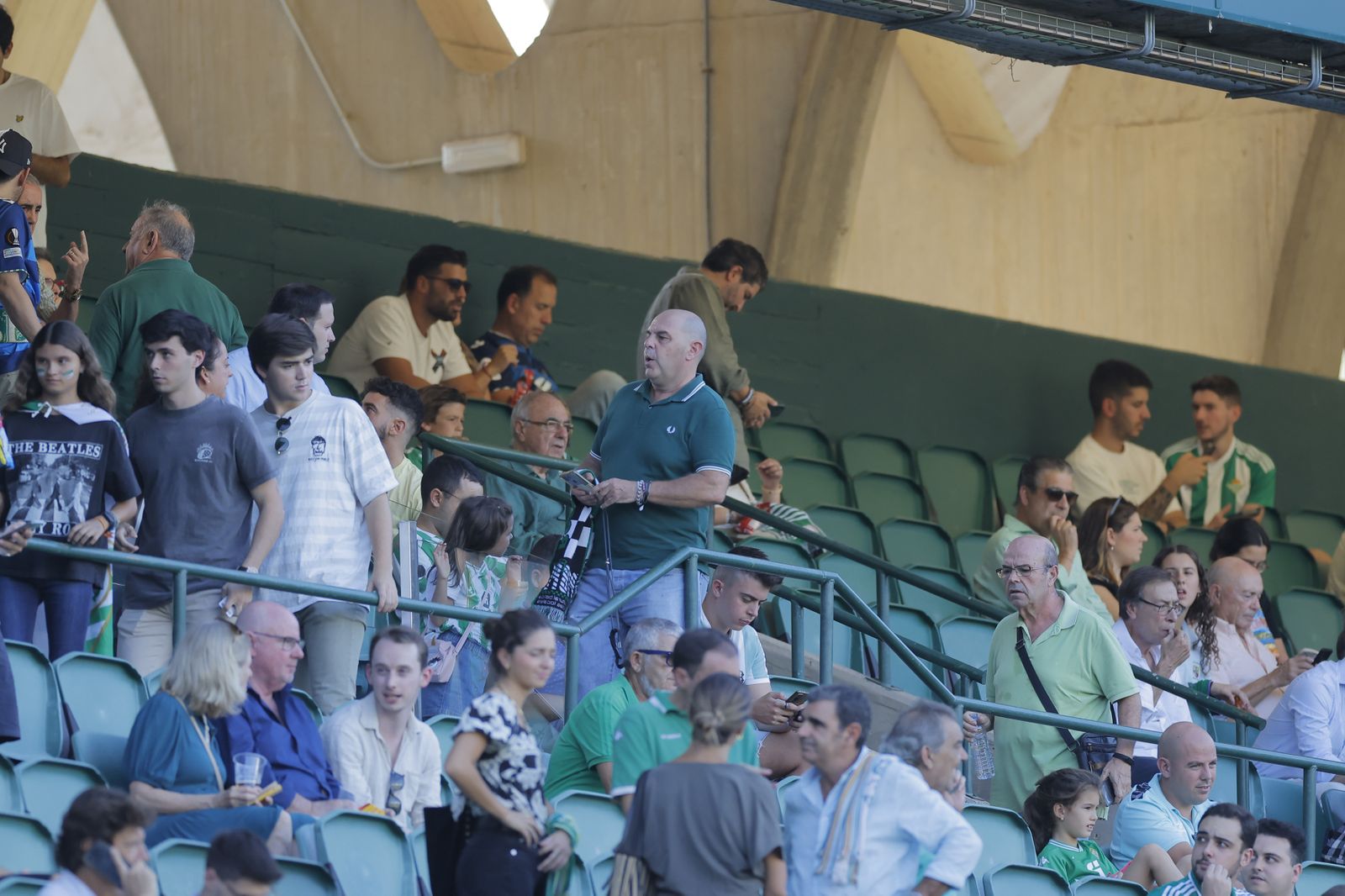 Búscate en la fotos del Betis-Sparta