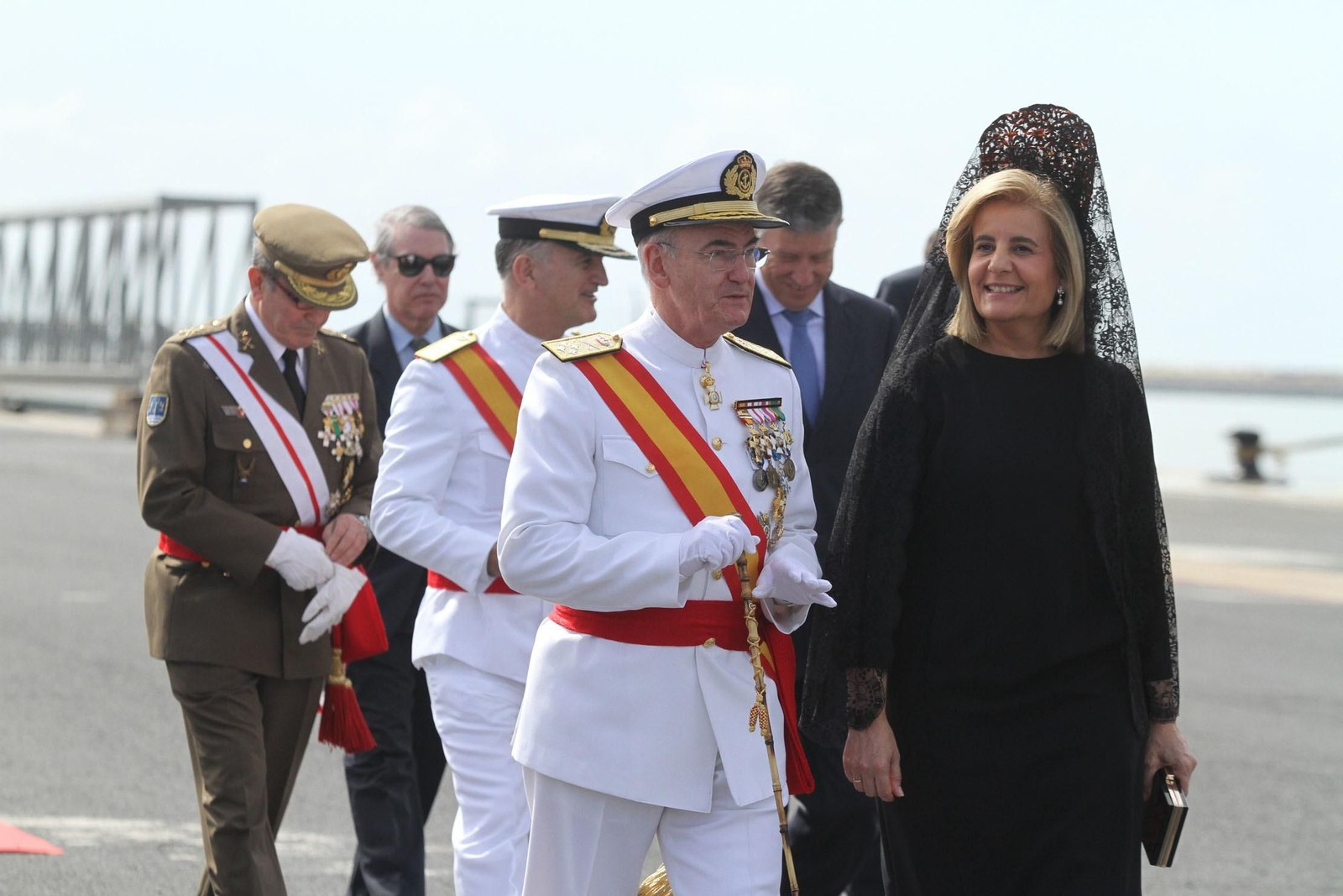 Entrega de la bandera de combate a la fragata Cristobal Colón