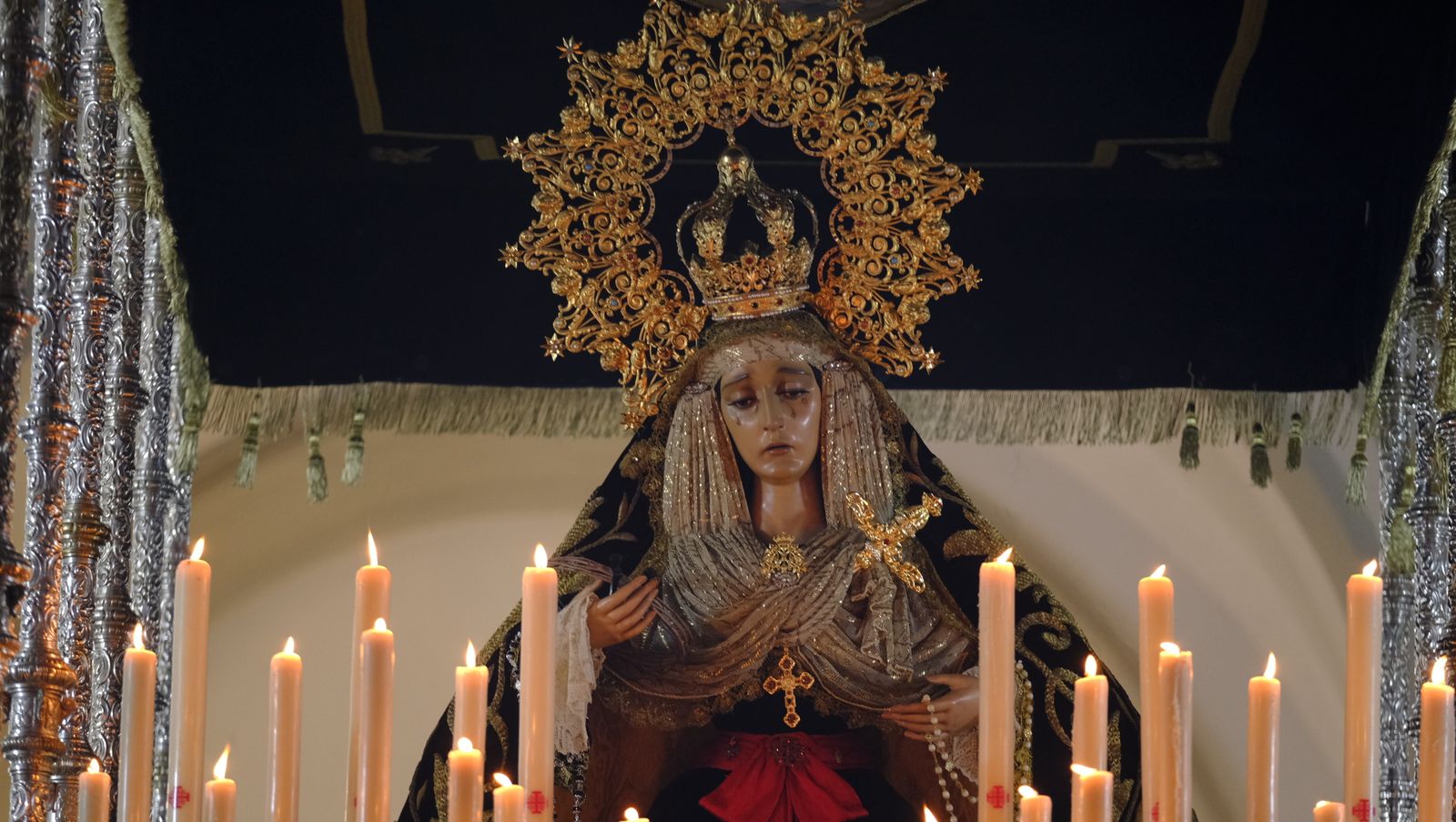 Las mejores imágenes del Santo Sepulcro, en Almería