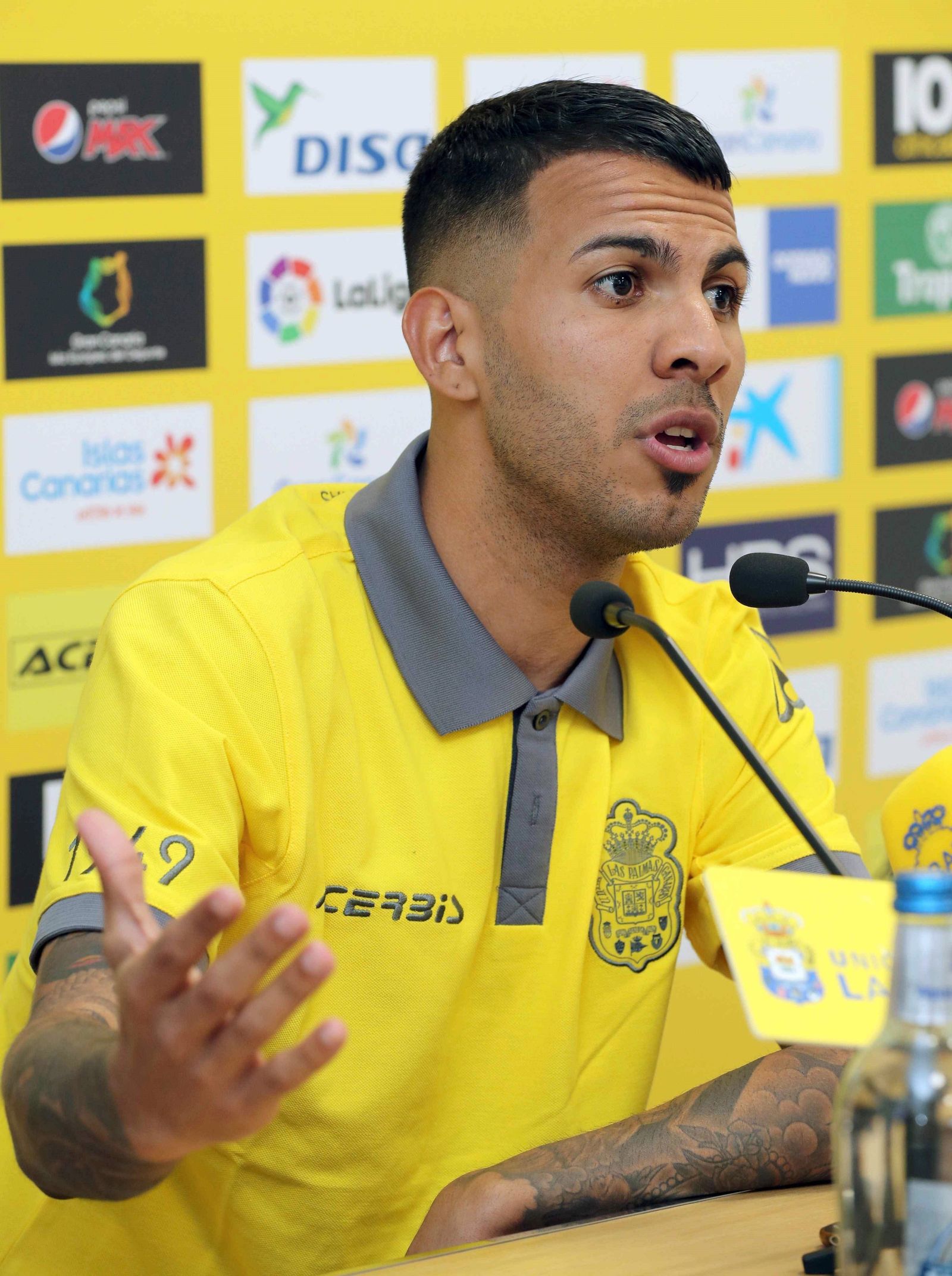 Jonathan Viera, ayer ante los medios.