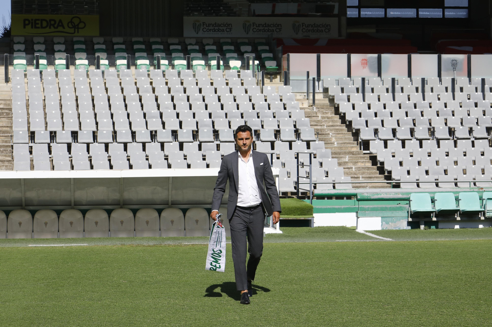 La presentación de Iván Ania como entrenador del Córdoba CF, en imágenes