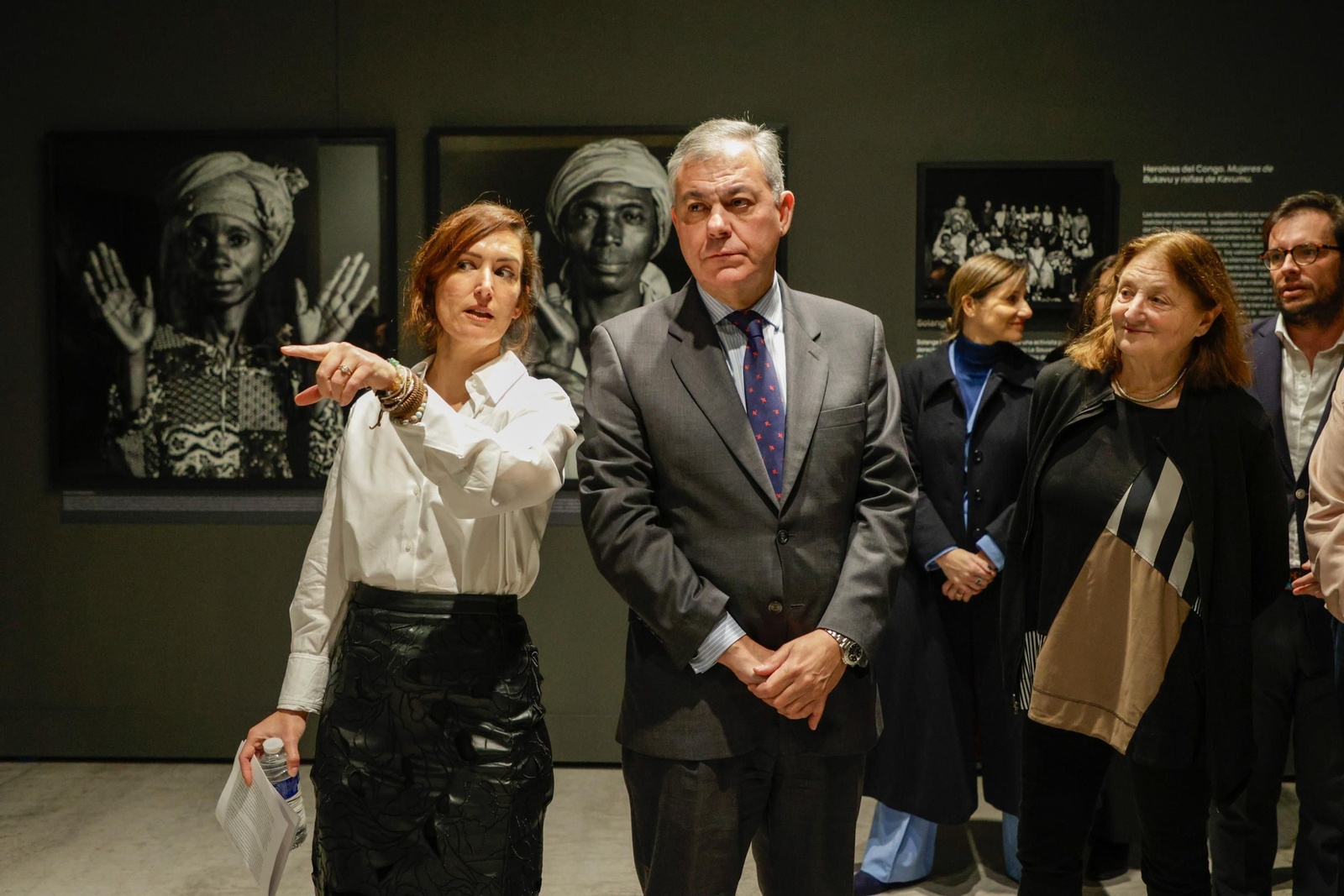 Las imágenes de la presentación de la exposición "Narrativas ocultas" de Isabel Muñoz y Susan Meiselas, en Artillería