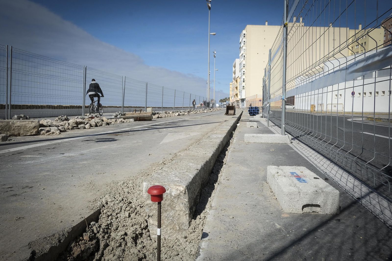 Obras ya en marcha para el carril bici del Paseo Marítimo.