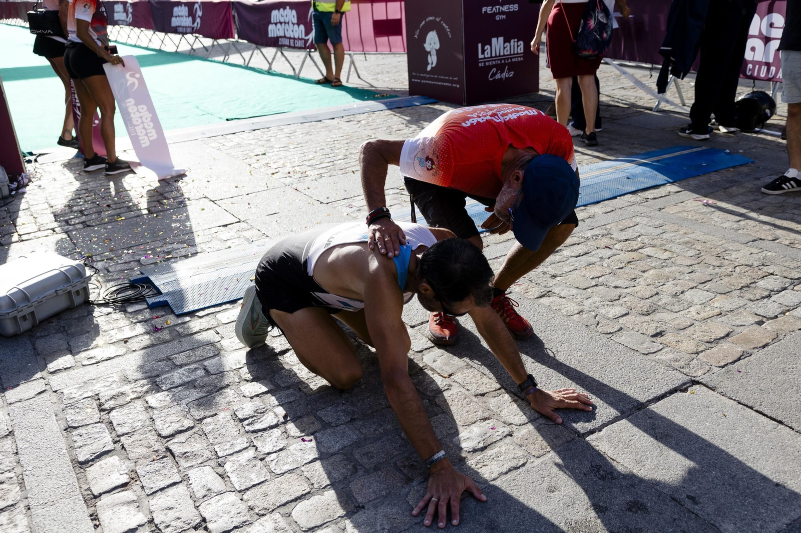 Búscate en las imágenes de la I media maratón Ciudad de Cádiz
