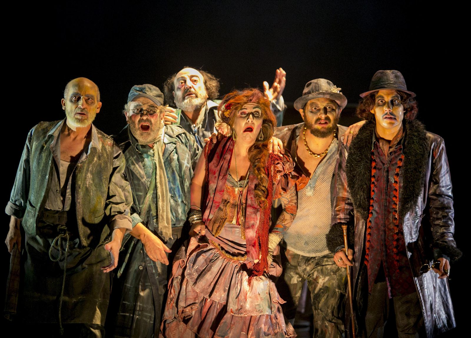 Instante de una representación de la obra 'Luces de Bohemia', de Teatro Clásico de Sevilla.