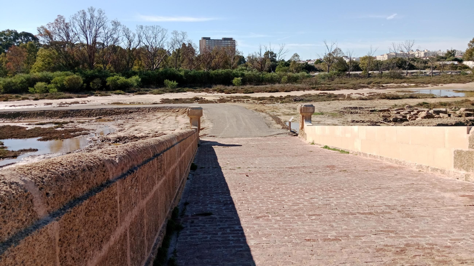 La rehabilitación del Puente de Ureña en San Fernando, en imágenes
